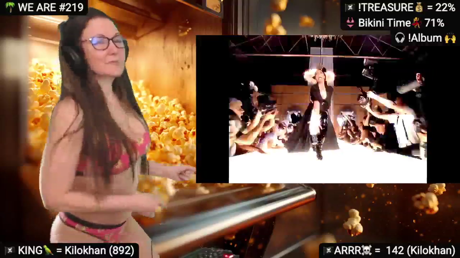 Gallery image thumbnail from DesZeppelin's myfreecams stream on, 05/29/2025, 24:58 image 6 of 20