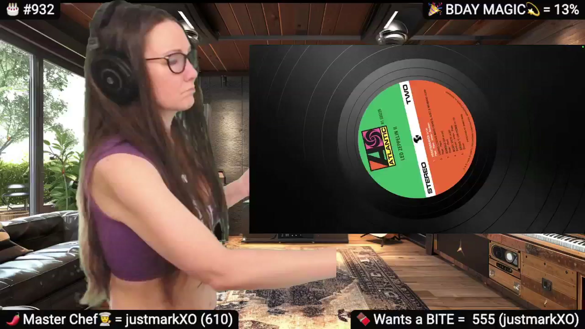 Gallery image thumbnail from DesZeppelin's myfreecams stream on, 06/03/2025, 01:10 image 12 of 20