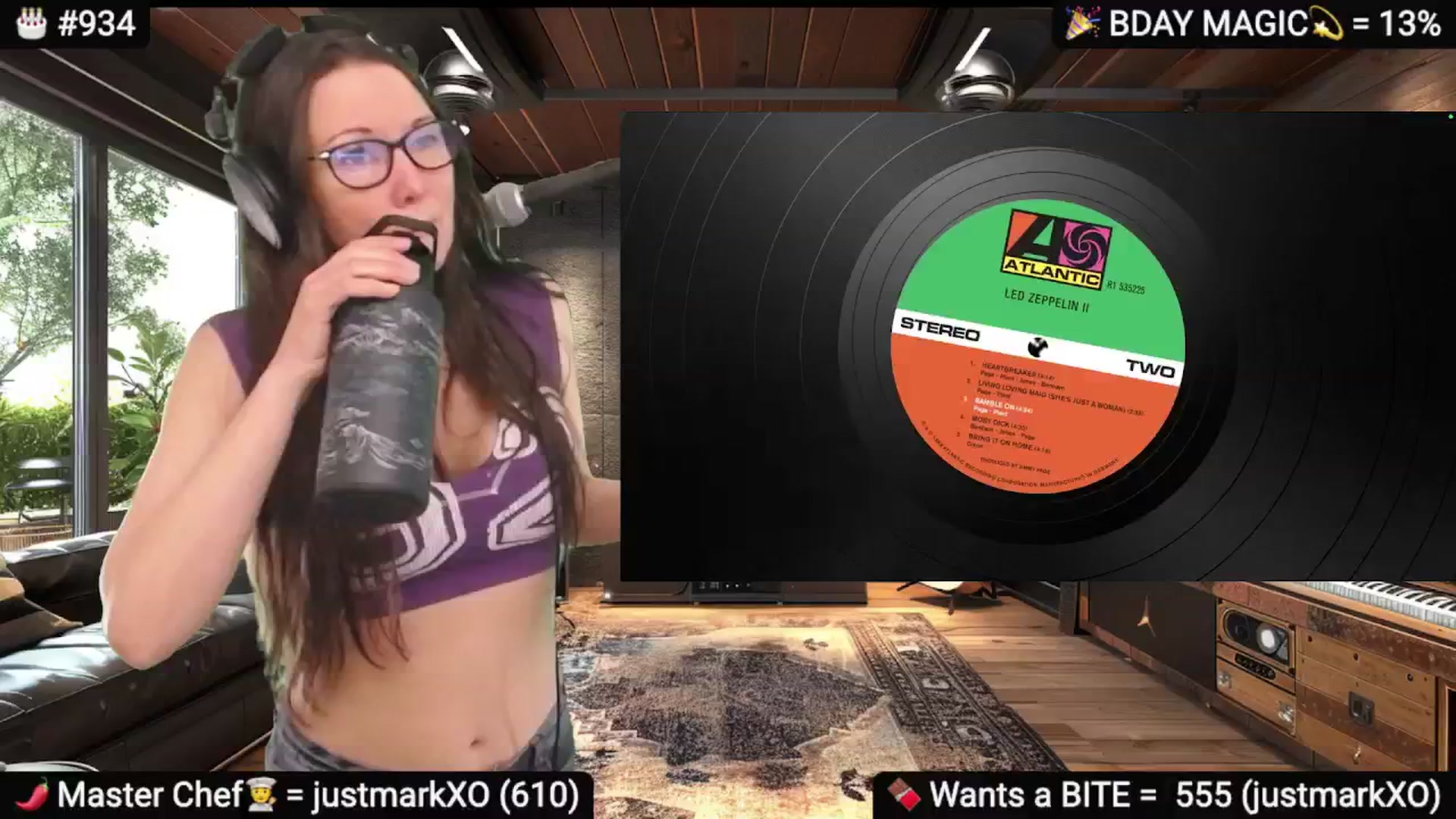 Gallery image thumbnail from DesZeppelin's myfreecams stream on, 06/03/2025, 01:10 image 13 of 20