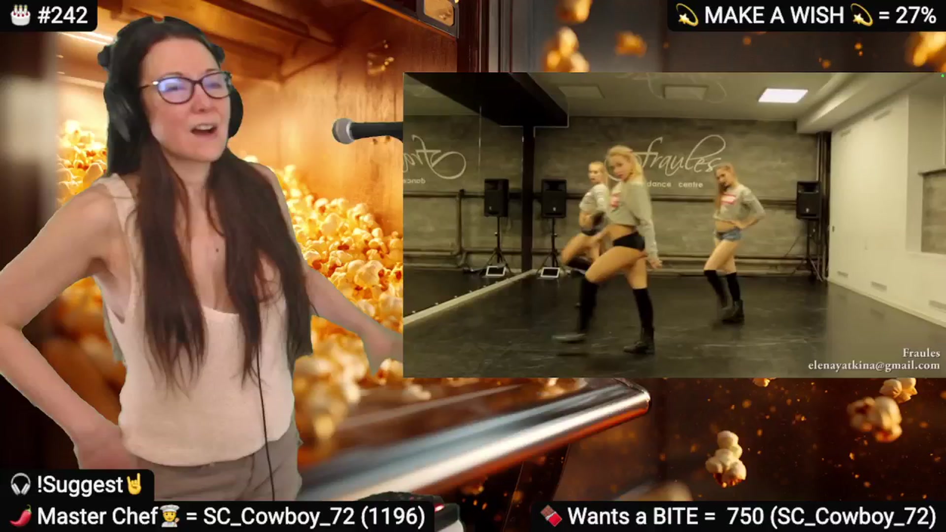 Gallery image thumbnail from DesZeppelin's myfreecams stream on, 06/18/2025, 01:22 image 19 of 20