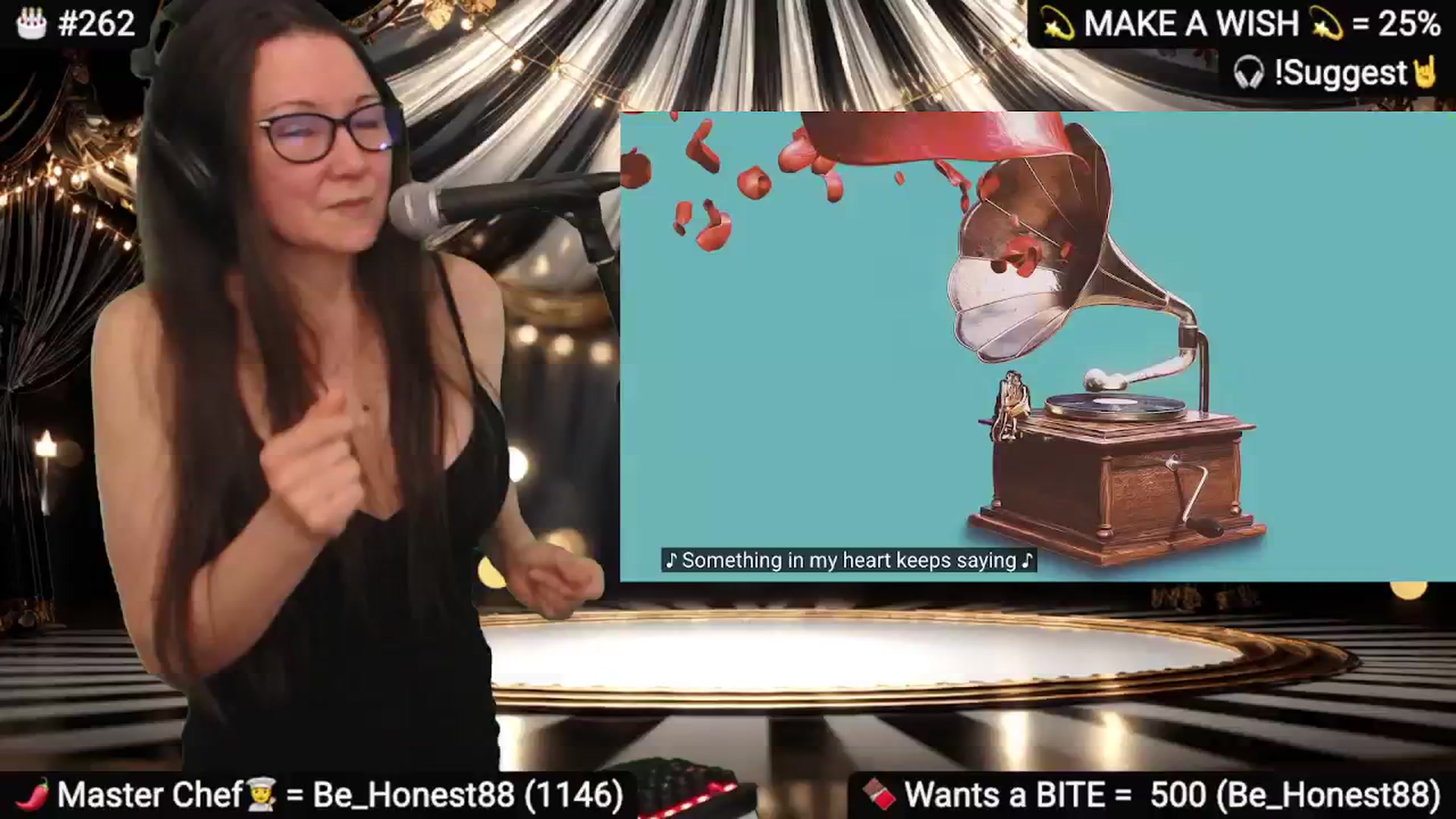 Gallery image thumbnail from DesZeppelin's myfreecams stream on, 06/26/2025, 08:17 image 2 of 20