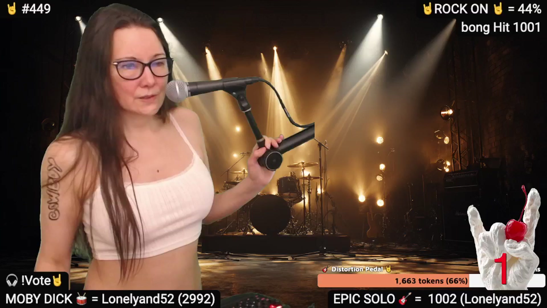 Gallery image thumbnail from DesZeppelin's myfreecams stream on, 07/05/2025, 01:15 image 17 of 20