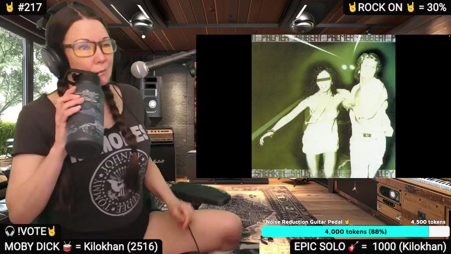 Gallery image thumbnail from DesZeppelin's myfreecams stream on, 07/14/2025, 23:28 image 8 of 20