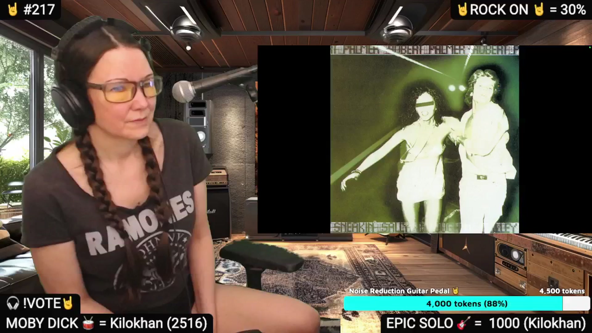 Gallery image thumbnail from DesZeppelin's myfreecams stream on, 07/14/2025, 23:28 image 3 of 20