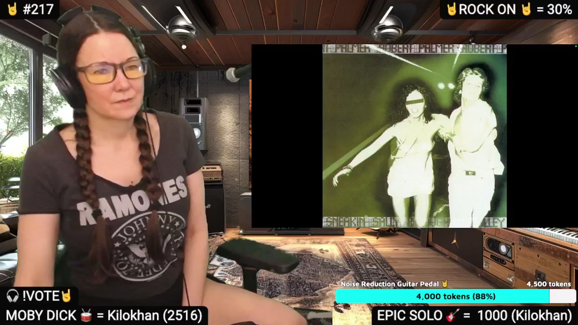 Gallery image thumbnail from DesZeppelin's myfreecams stream on, 07/14/2025, 23:28 image 9 of 20