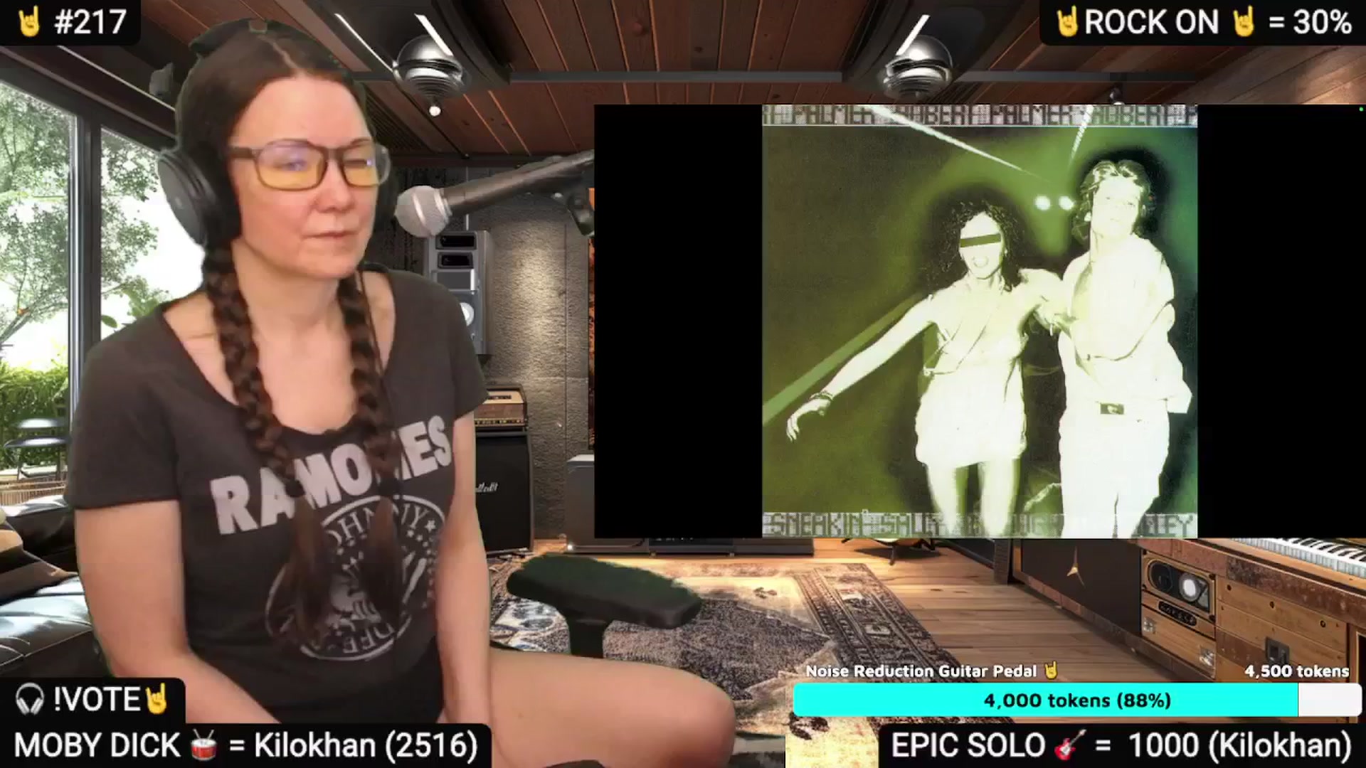 Gallery image thumbnail from DesZeppelin's myfreecams stream on, 07/14/2025, 23:28 image 6 of 20