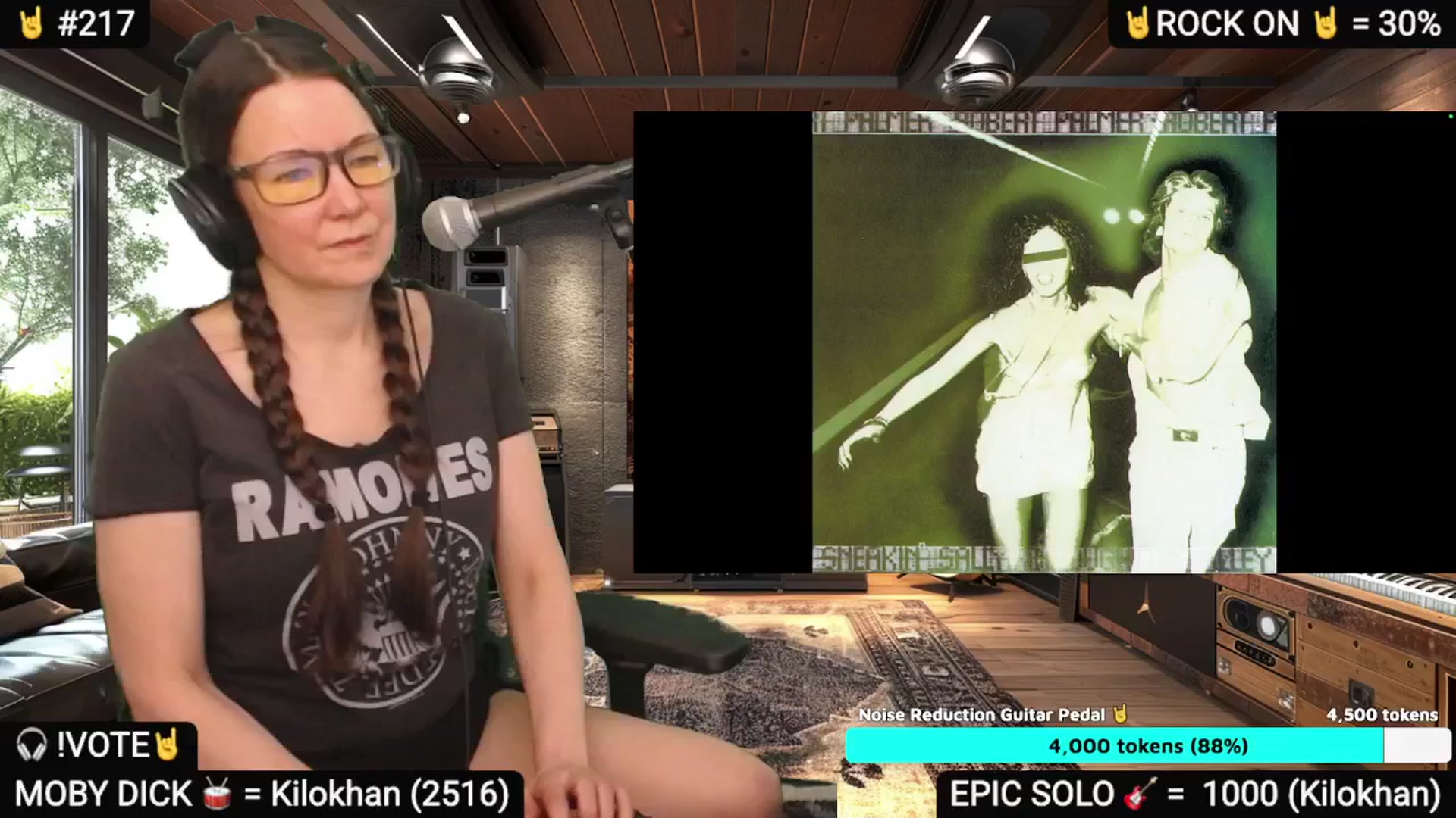 Gallery image thumbnail from DesZeppelin's myfreecams stream on, 07/14/2025, 23:28 image 5 of 20