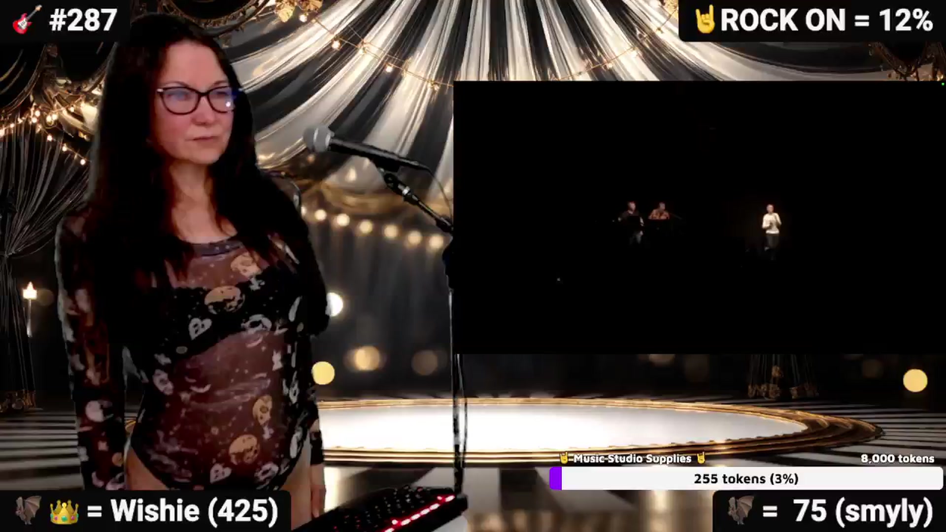 Gallery image thumbnail from DesZeppelin's myfreecams stream on, 10/30/2025, 07:21 image 1 of 20