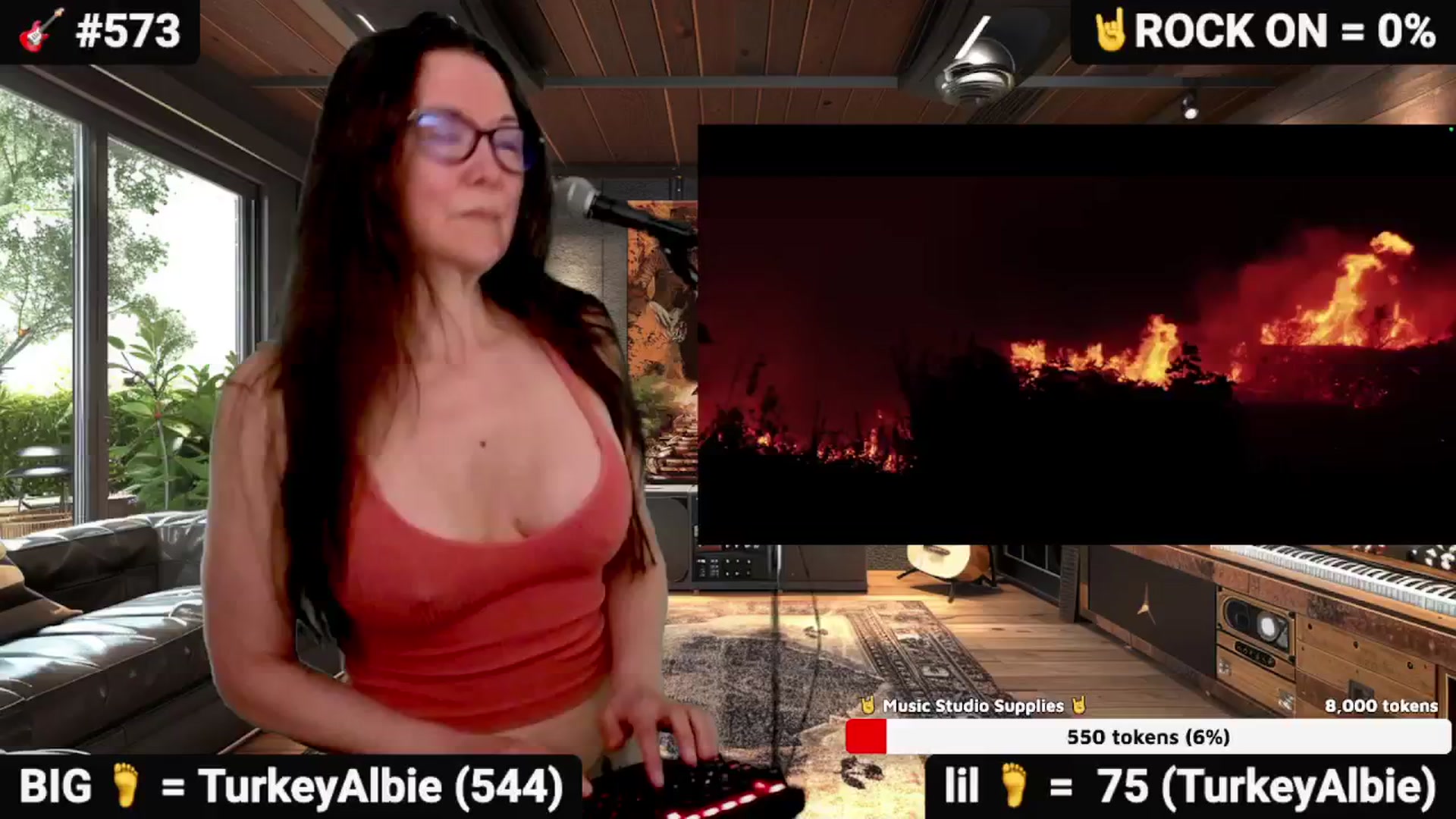 Gallery image thumbnail from DesZeppelin's myfreecams stream on, 11/02/2025, 24:54 image 18 of 20