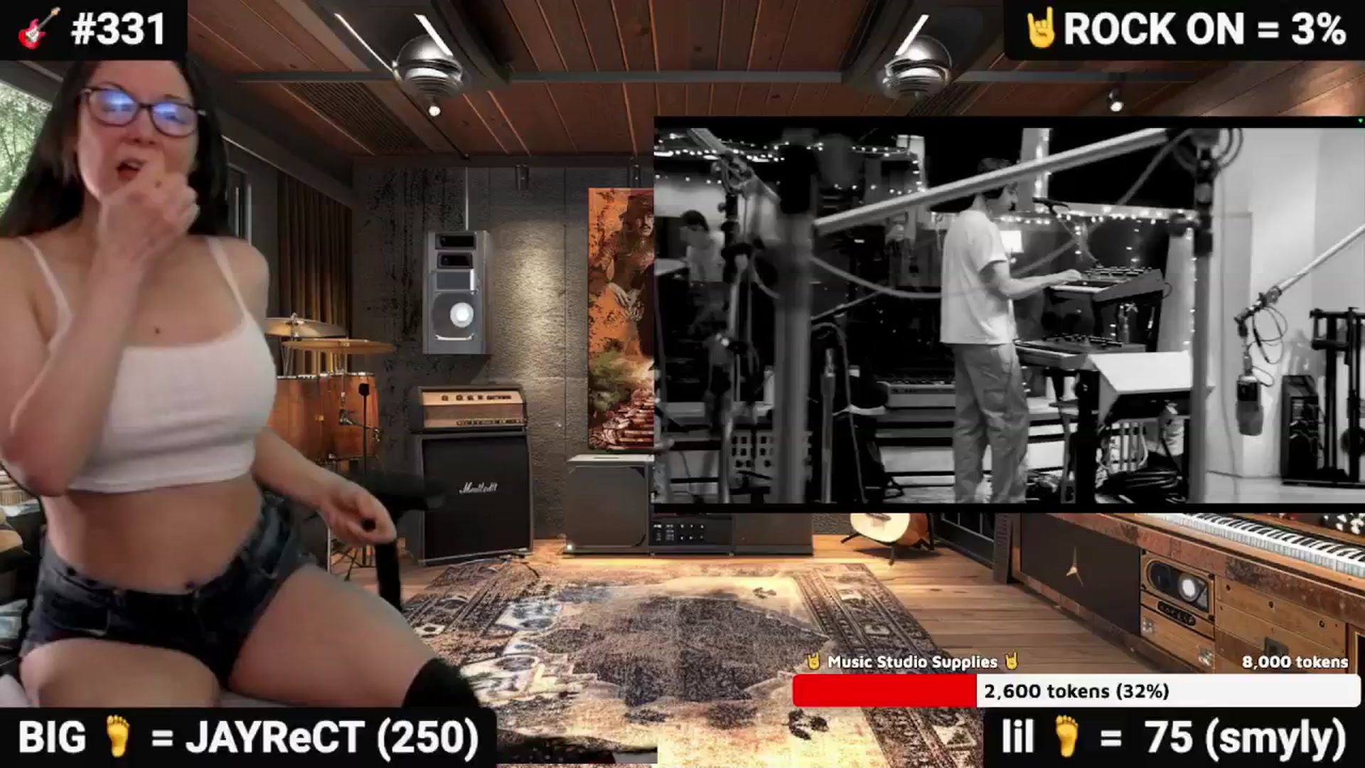 Gallery image thumbnail from DesZeppelin's myfreecams stream on, 11/16/2025, 02:20 image 1 of 20