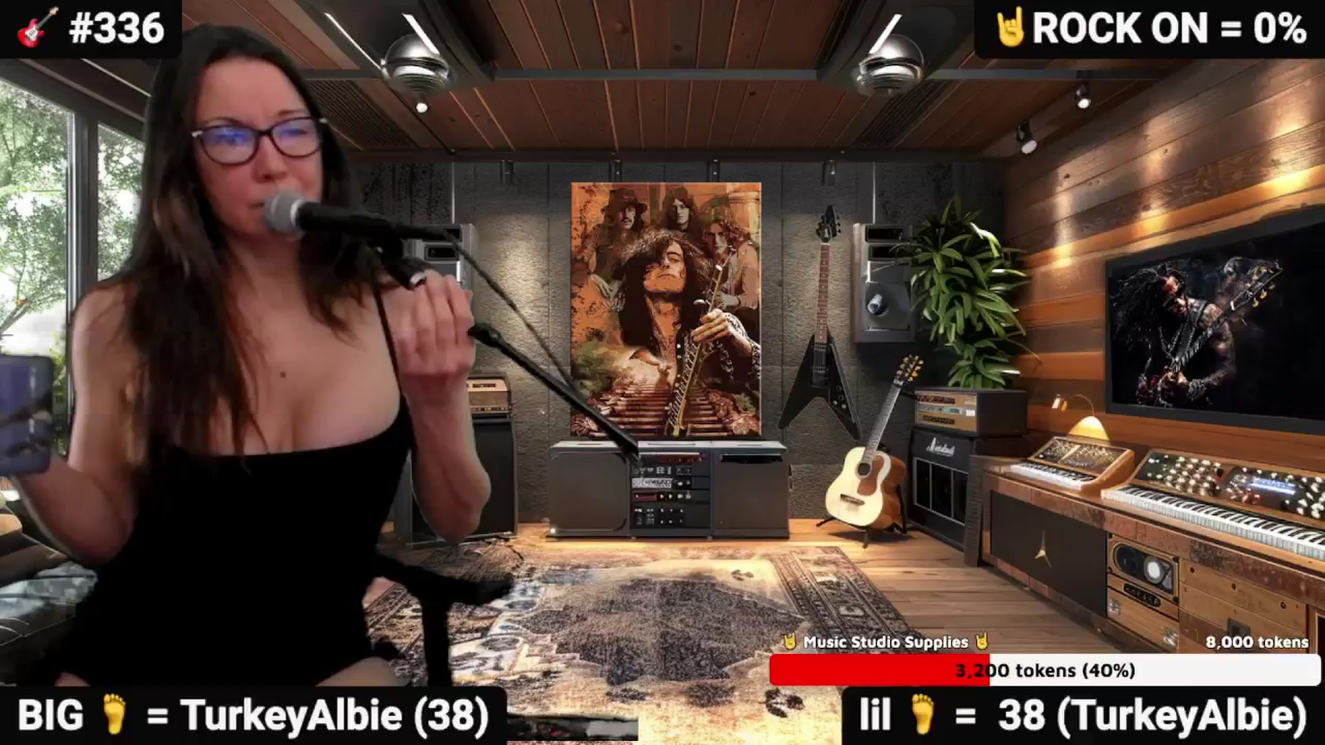 Gallery image thumbnail from DesZeppelin's myfreecams stream on, 11/19/2025, 24:02 image 5 of 20
