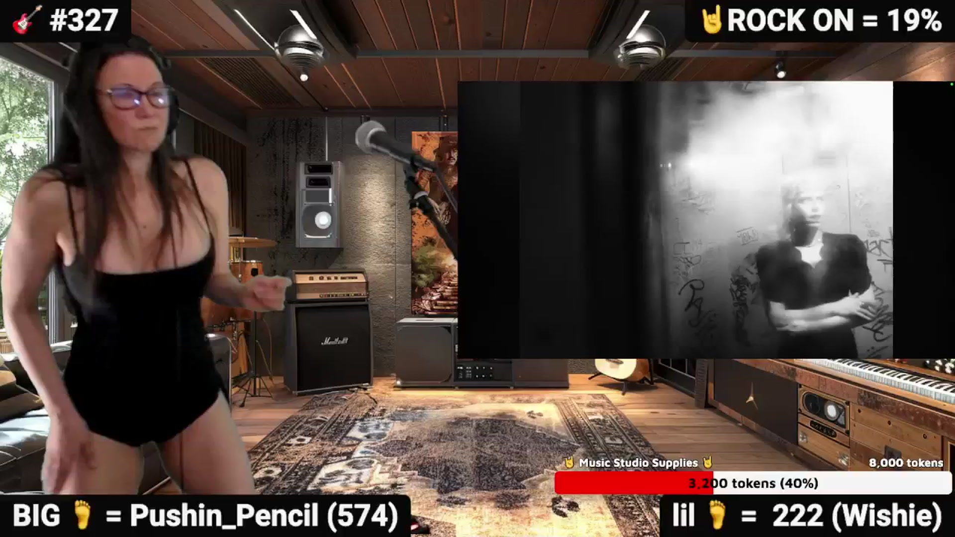 Gallery image thumbnail from DesZeppelin's myfreecams stream on, 11/19/2025, 03:32 image 14 of 20