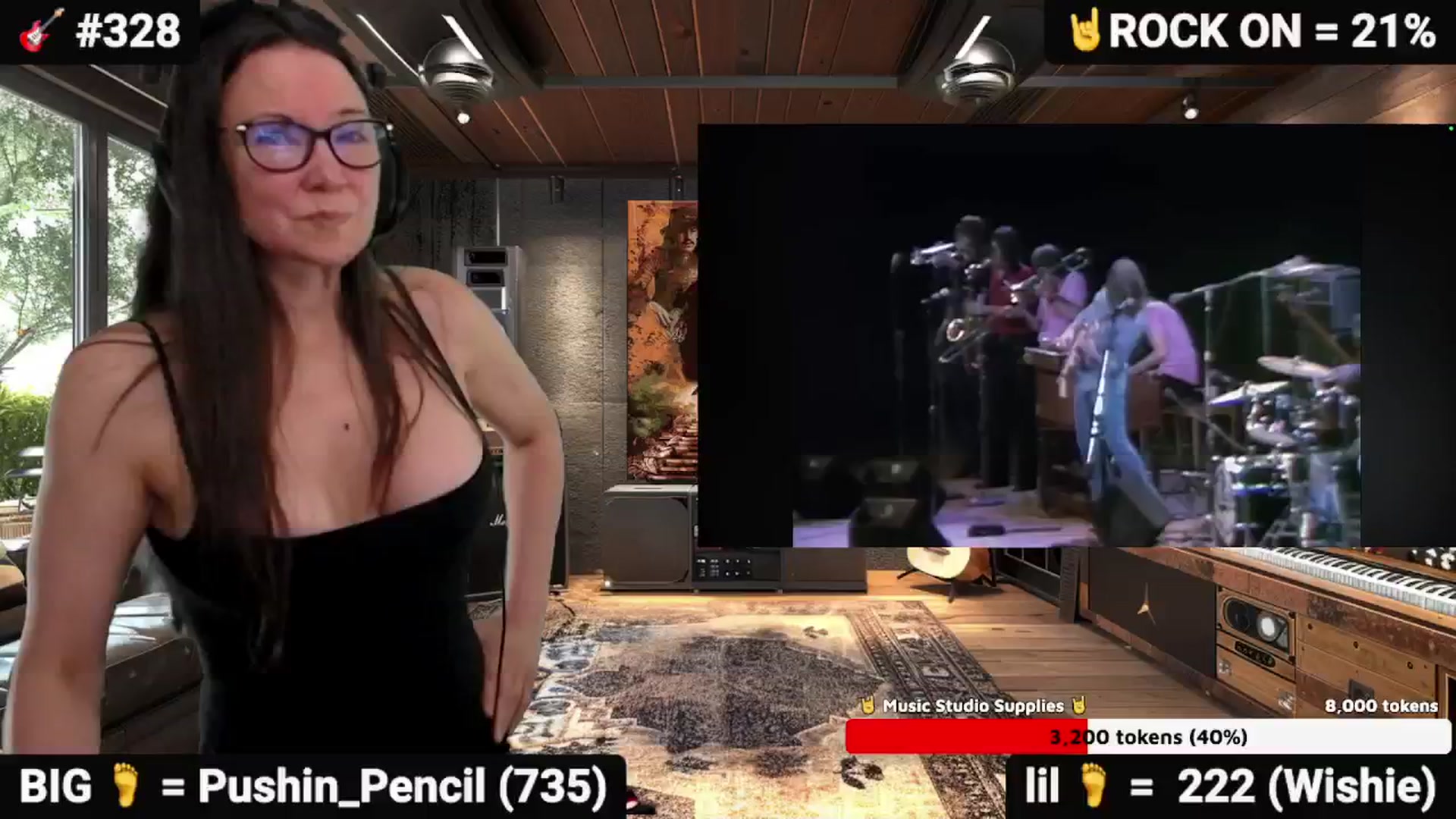 Gallery image thumbnail from DesZeppelin's myfreecams stream on, 11/19/2025, 03:32 image 15 of 20