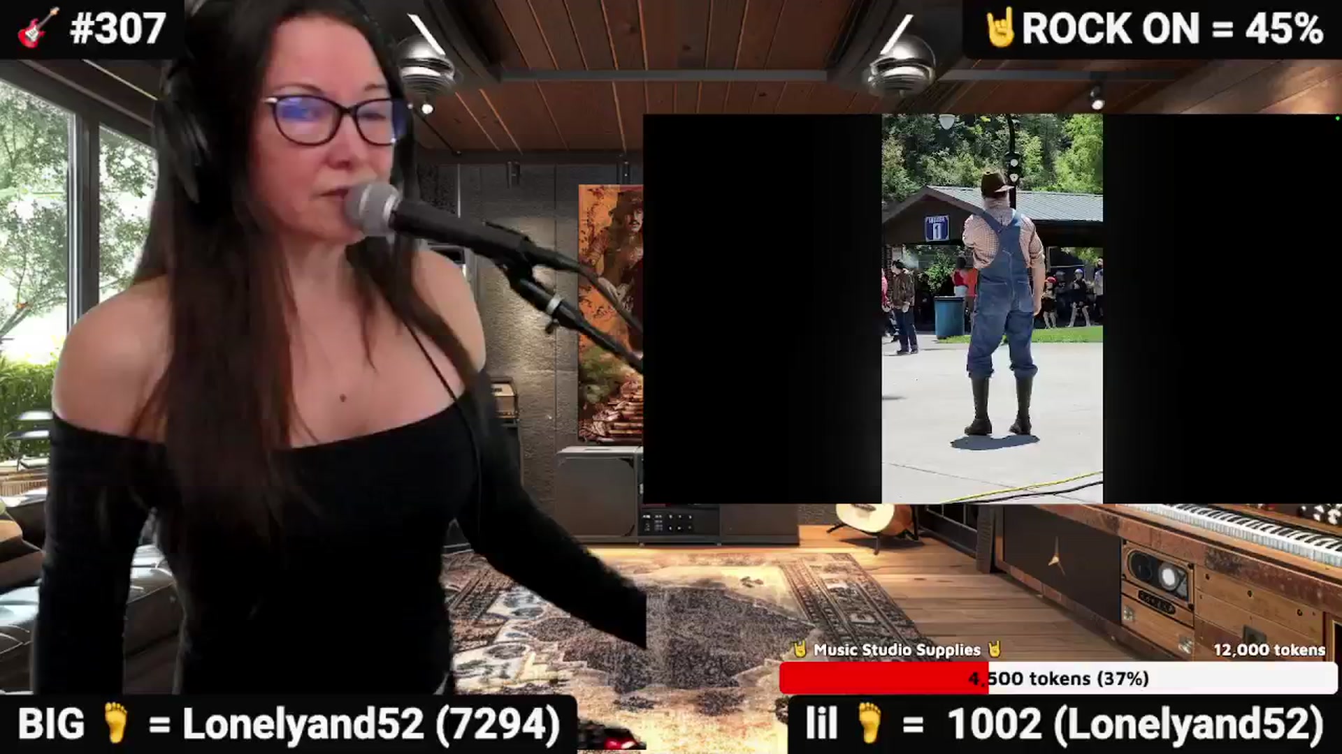 Gallery image thumbnail from DesZeppelin's myfreecams stream on, 11/29/2025, 05:25 image 9 of 20
