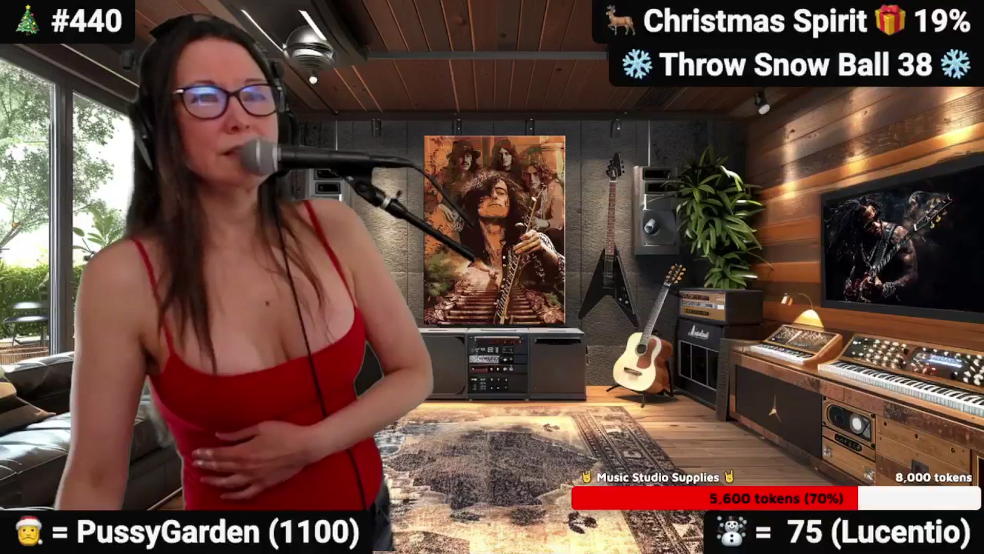 Gallery image thumbnail from DesZeppelin's myfreecams stream on, 12/17/2025, 08:31 image 13 of 20