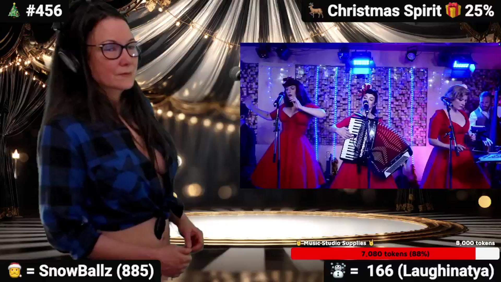 Gallery image thumbnail from DesZeppelin's myfreecams stream on, 12/25/2025, 08:20 image 12 of 20