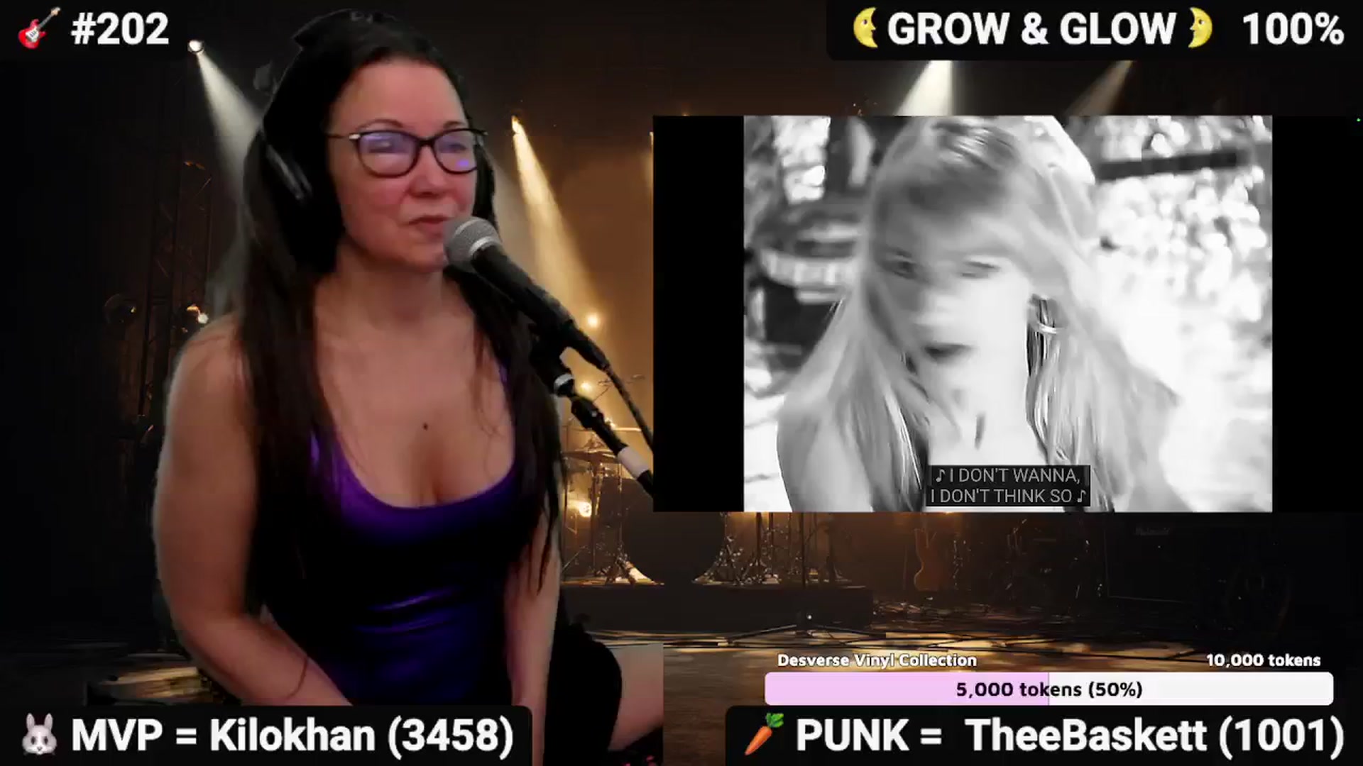Gallery image thumbnail from DesZeppelin's myfreecams stream on, 04/12/2026, 09:15 image 14 of 20