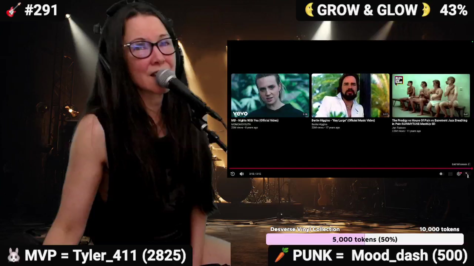 Gallery image thumbnail from DesZeppelin's myfreecams stream on, 04/19/2026, 08:27 image 3 of 20