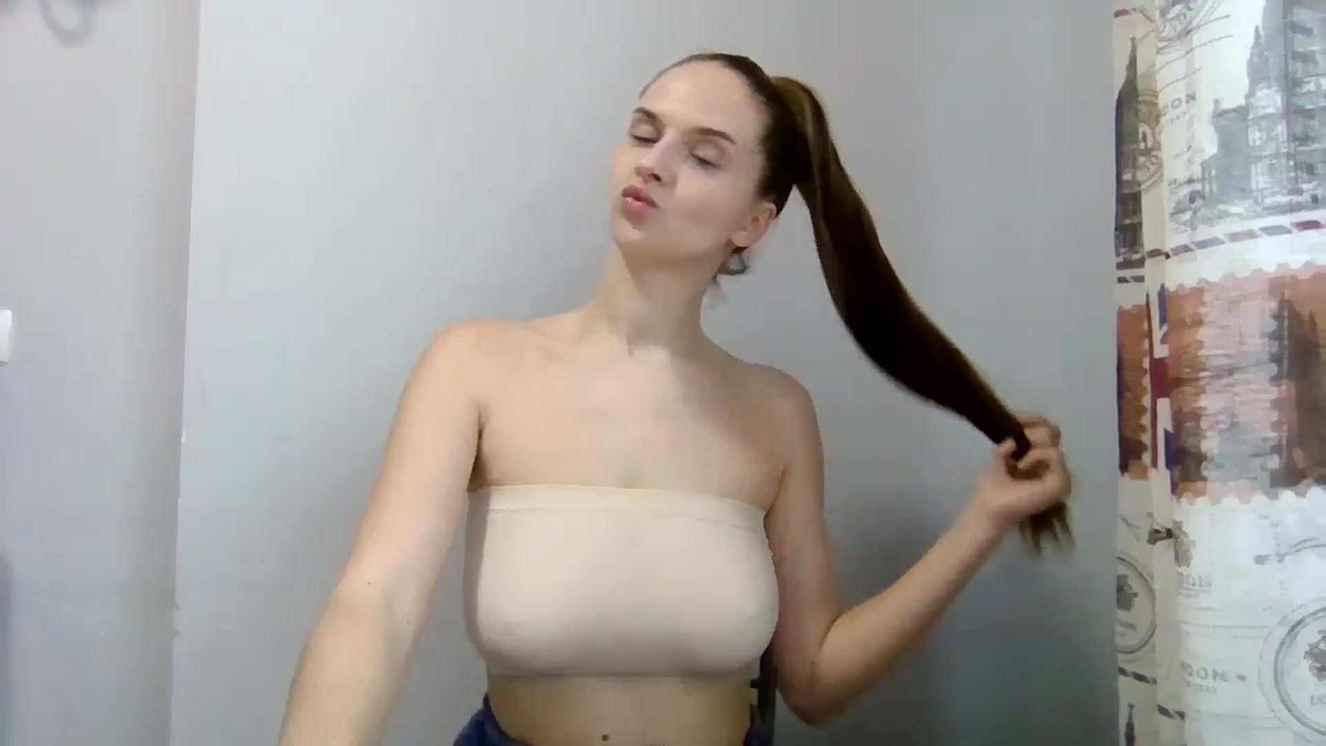 Gallery image thumbnail from Desal's myfreecams stream on, 05/16/2025, 13:42 image 6 of 20