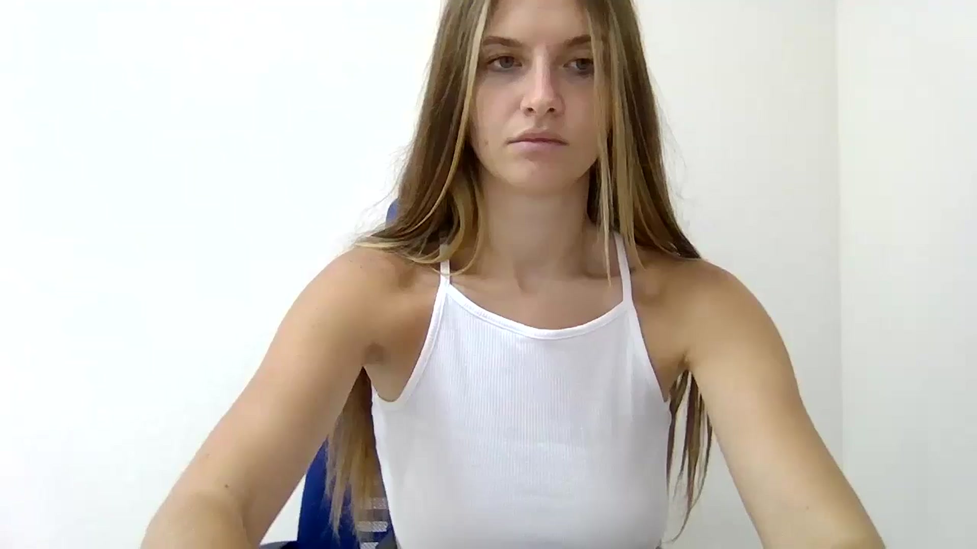 Gallery image thumbnail from Desal's myfreecams stream on, 08/03/2025, 14:27 image 11 of 20