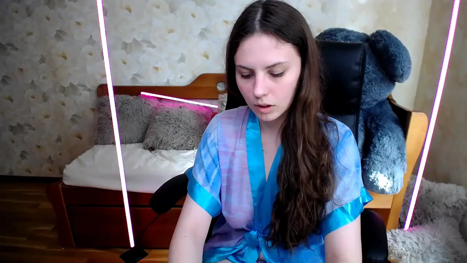 Gallery image thumbnail from Desaura_Lora's myfreecams stream on, 05/18/2025, 12:41 image 19 of 20