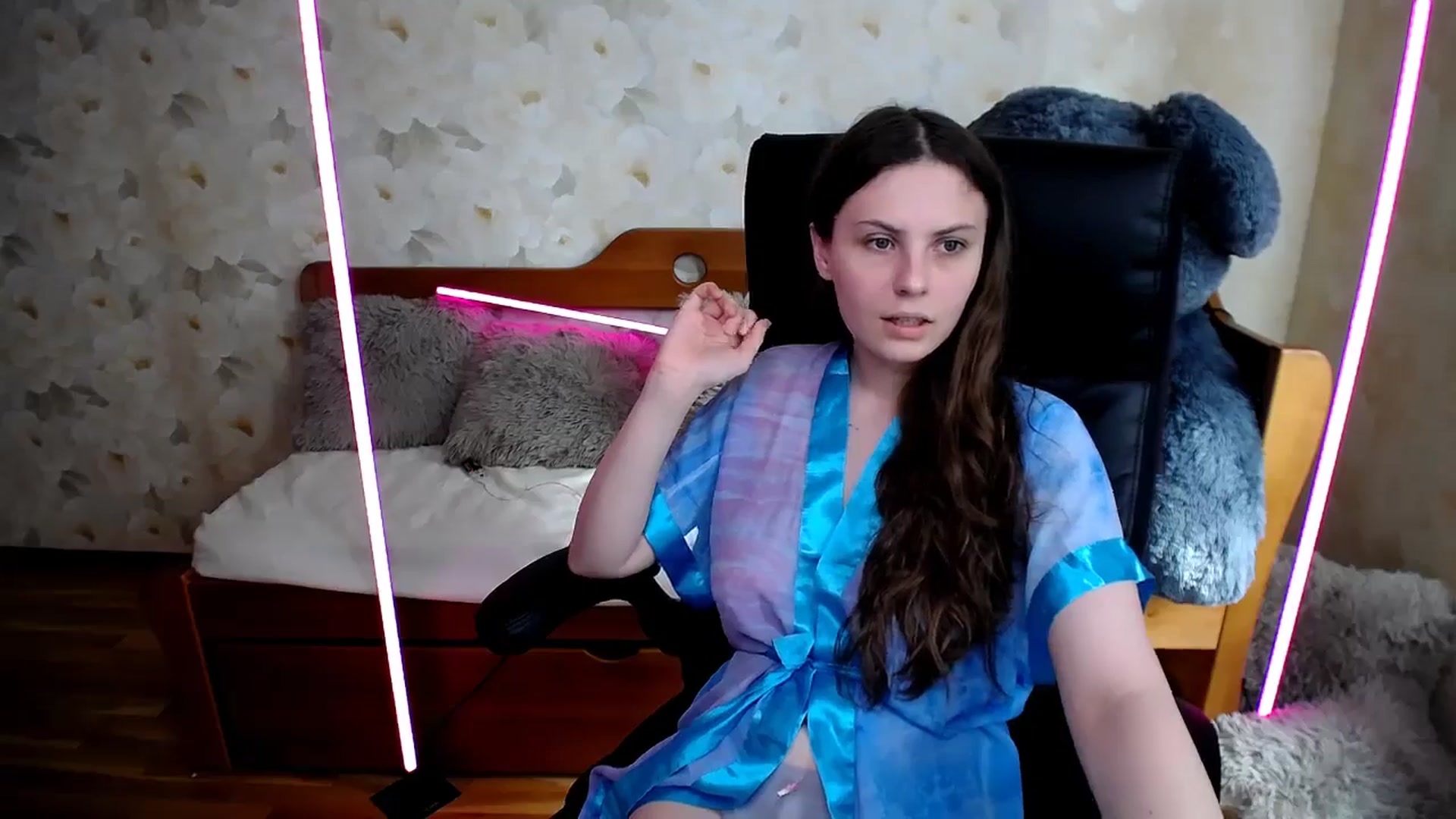 Gallery image thumbnail from Desaura_Lora's myfreecams stream on, 05/18/2025, 12:41 image 20 of 20