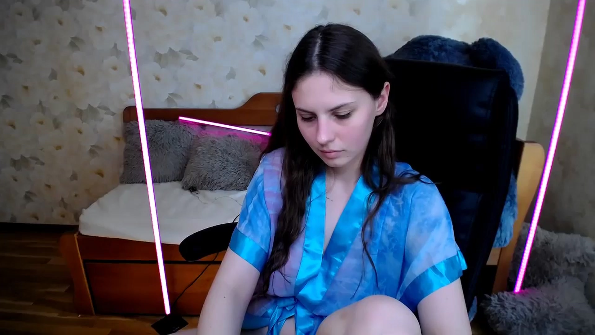 Gallery image thumbnail from Desaura_Lora's myfreecams stream on, 05/18/2025, 14:17 image 8 of 20