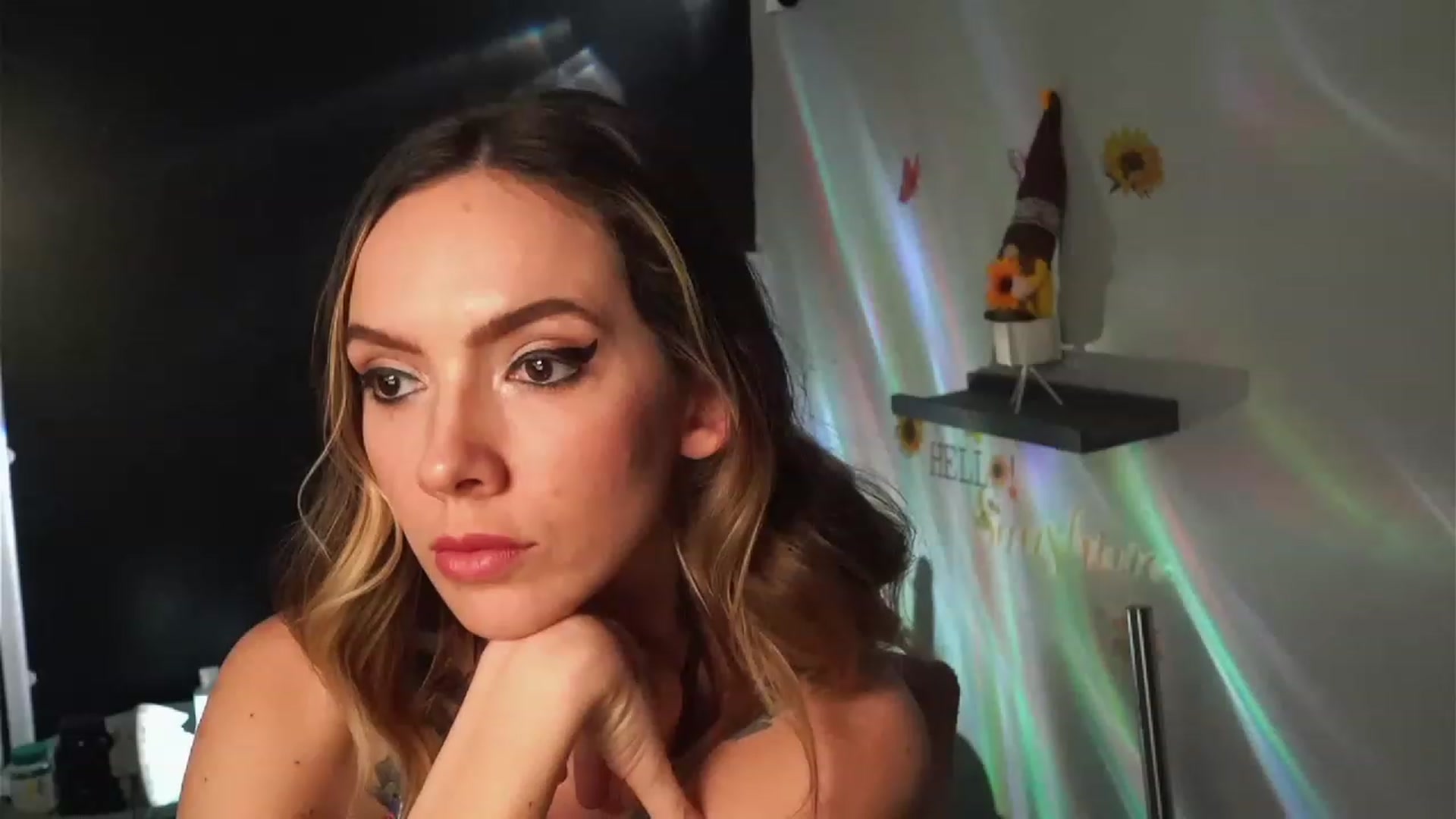 Gallery image thumbnail from DestineV's myfreecams stream on, 03/26/2023, 18:26 image 13 of 20