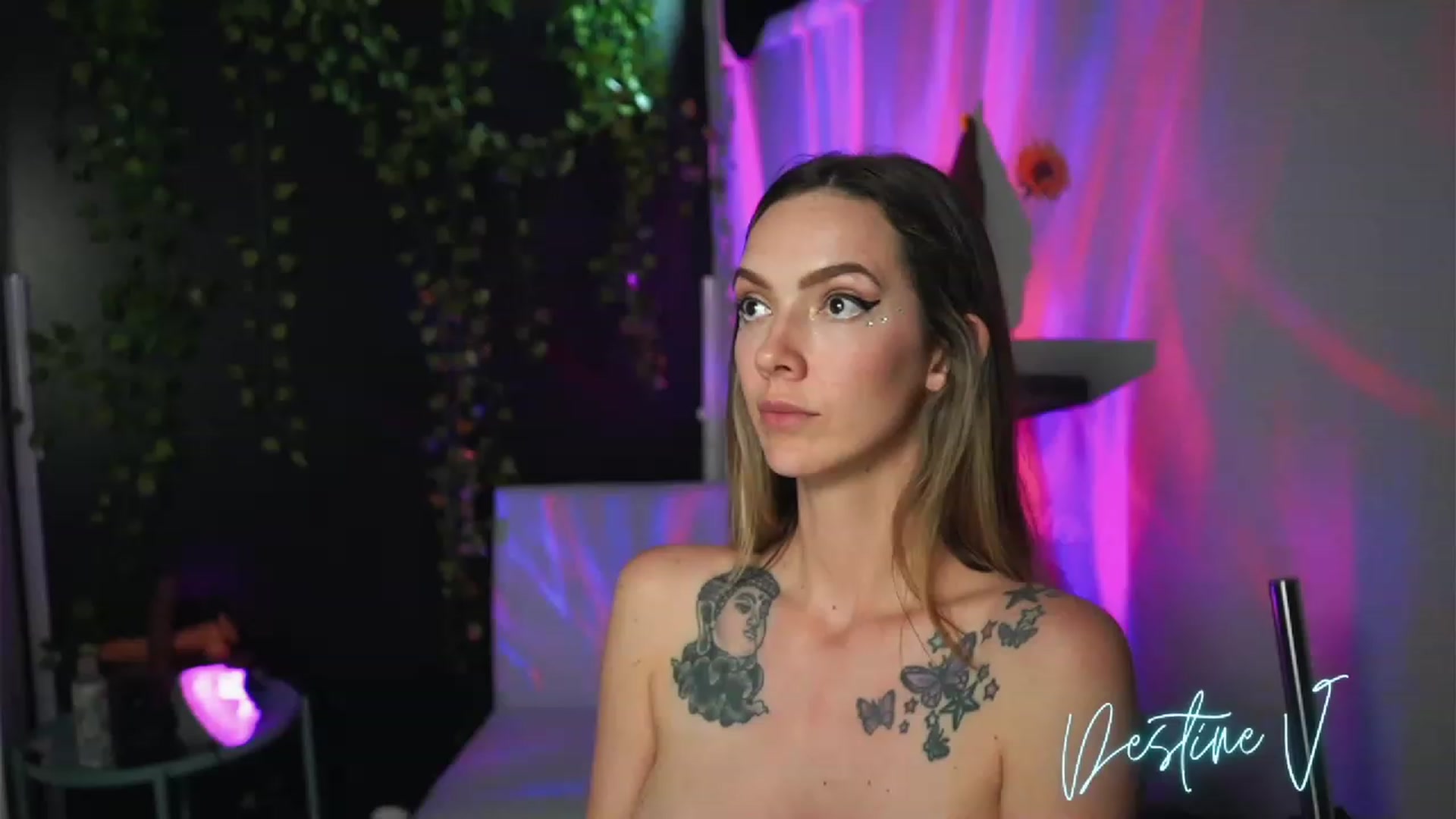 Gallery image thumbnail from DestineV's myfreecams stream on, 04/17/2023, 17:51 image 1 of 20