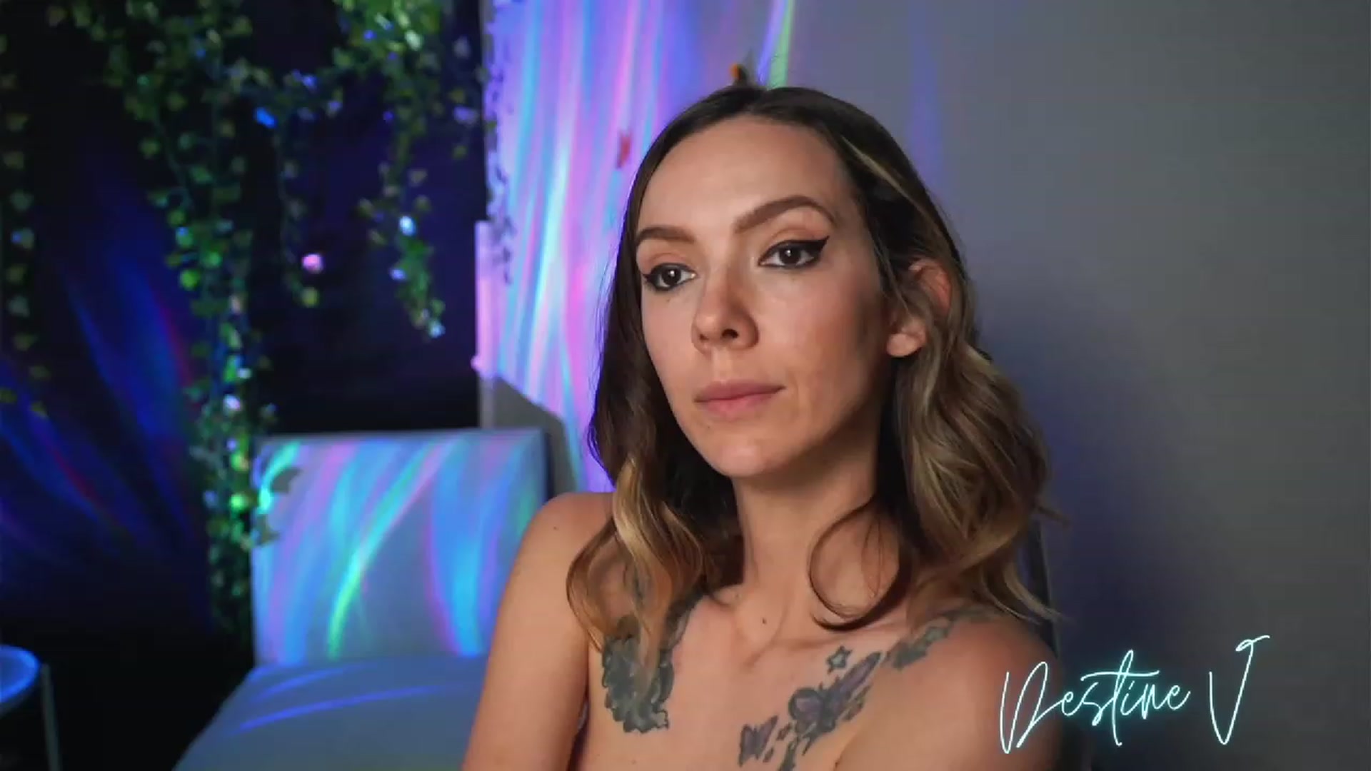 Gallery image thumbnail from DestineV's myfreecams stream on, 04/19/2023, 14:43 image 10 of 20