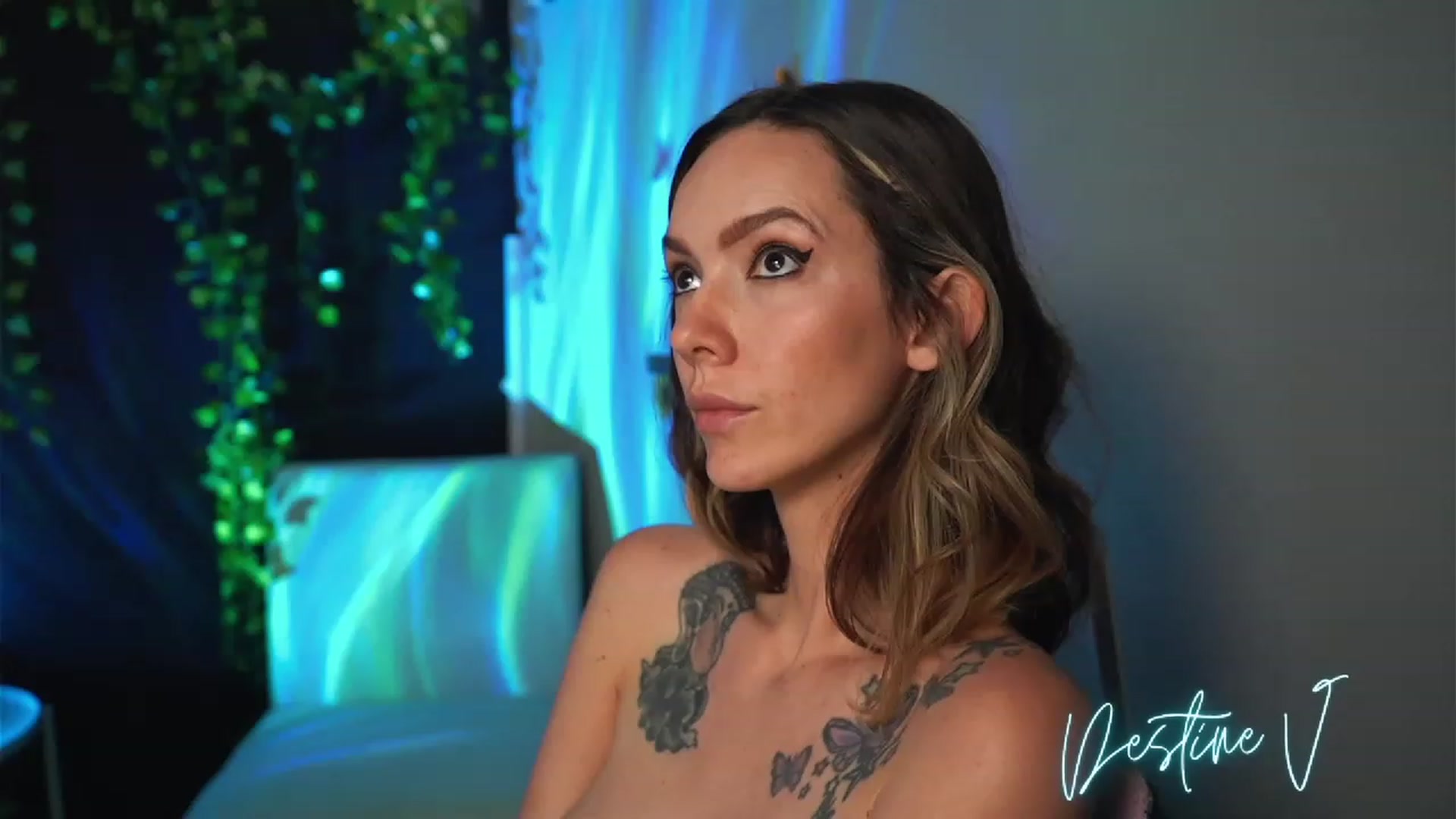 Gallery image thumbnail from DestineV's myfreecams stream on, 04/19/2023, 14:43 image 8 of 20