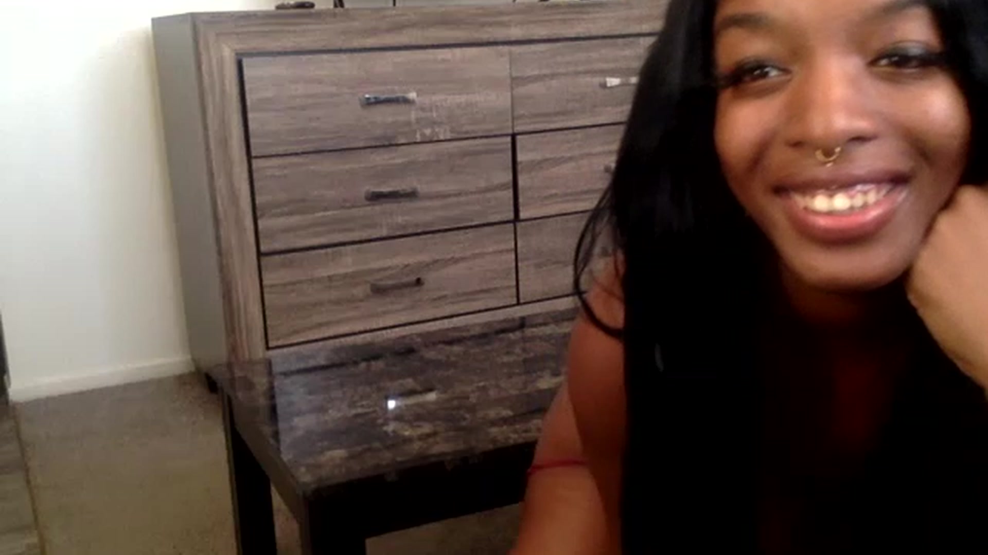 Gallery image thumbnail from DestinyAdams's myfreecams stream on, 12/25/2022, 23:29 image 10 of 20