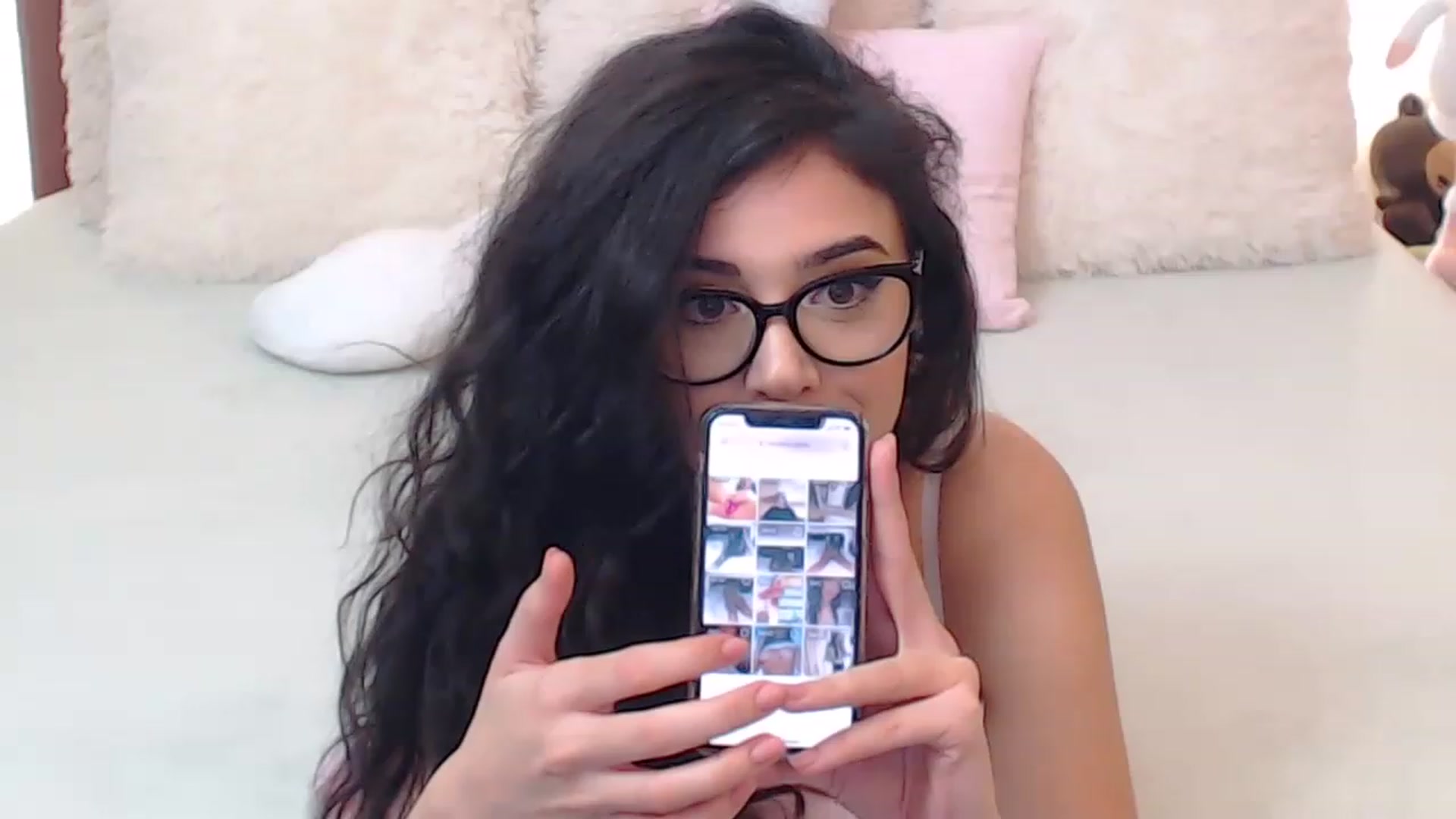 Gallery image thumbnail from DestinyFox1's myfreecams stream on, 12/21/2022, 13:05 image 12 of 20
