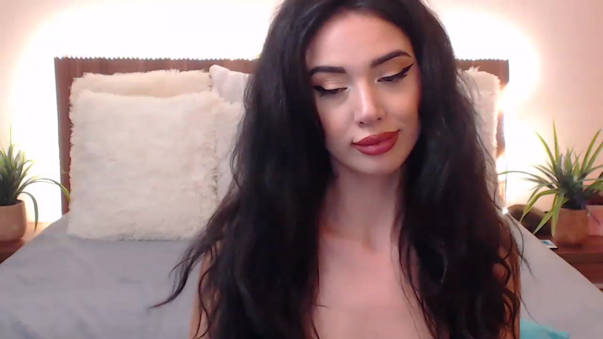 Gallery image thumbnail from DestinyFox1's myfreecams stream on, 01/03/2023, 10:31 image 1 of 20