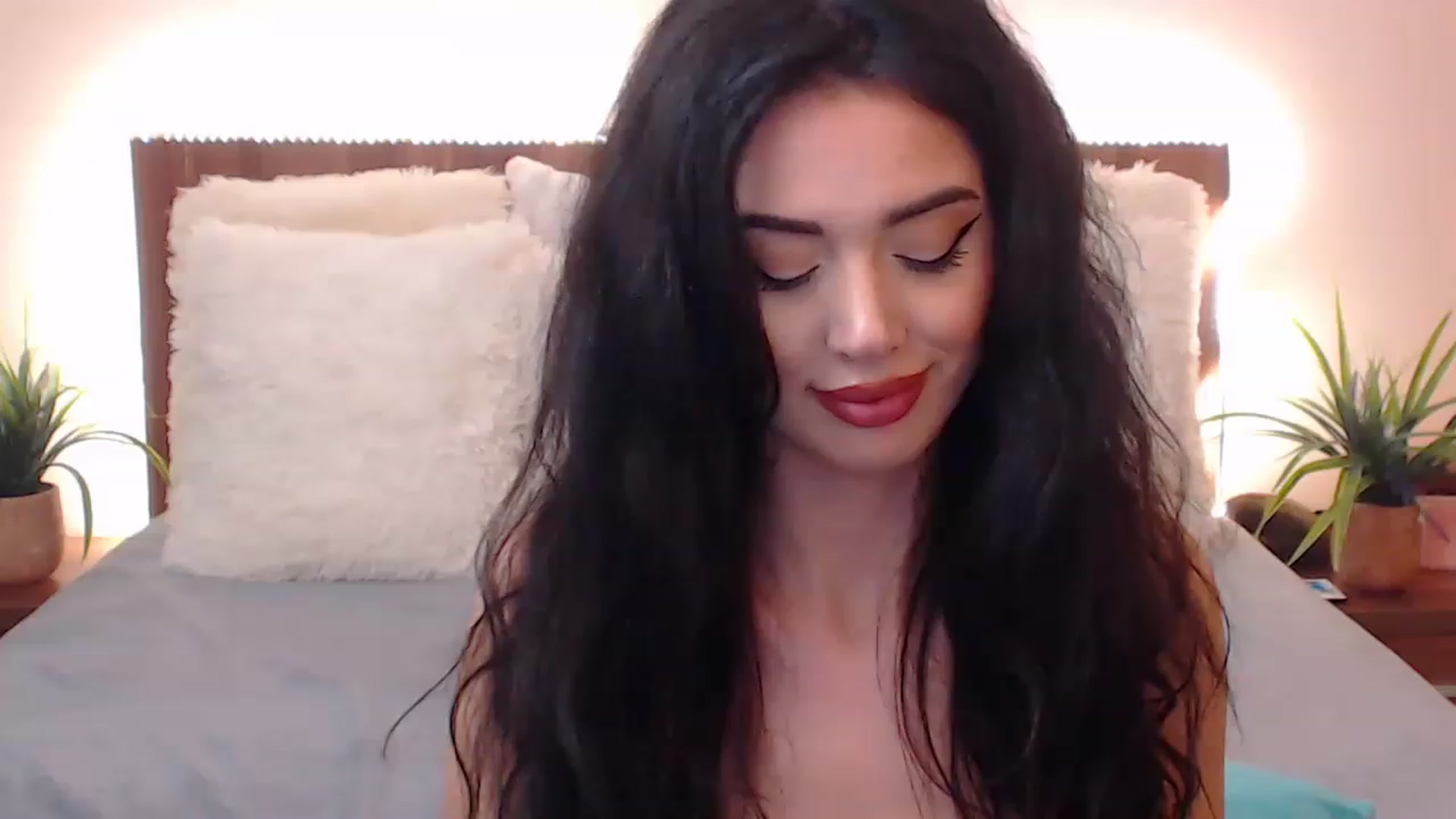 Gallery image thumbnail from DestinyFox1's myfreecams stream on, 01/03/2023, 10:31 image 2 of 20