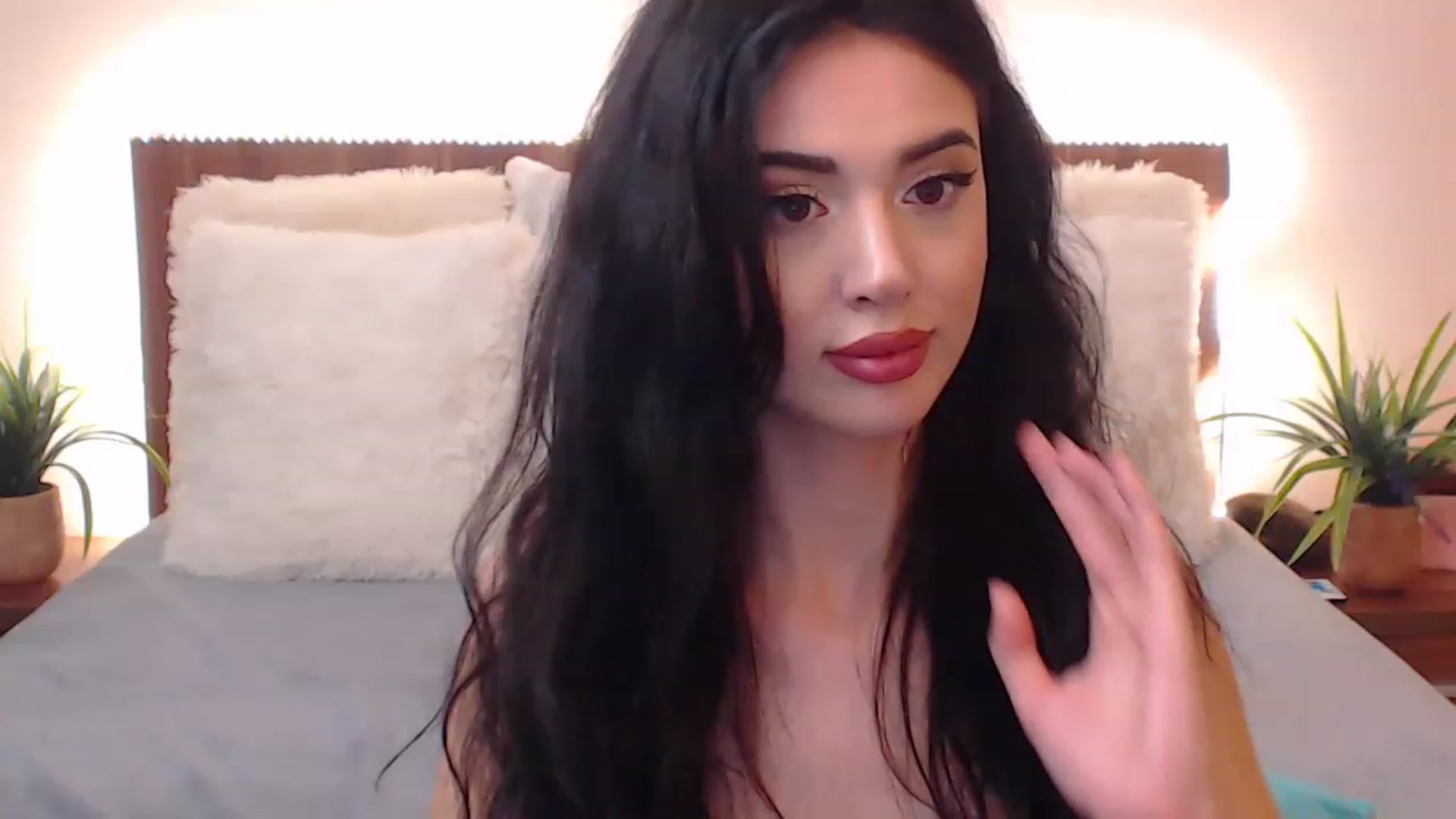 Gallery image thumbnail from DestinyFox1's myfreecams stream on, 01/03/2023, 10:31 image 3 of 20