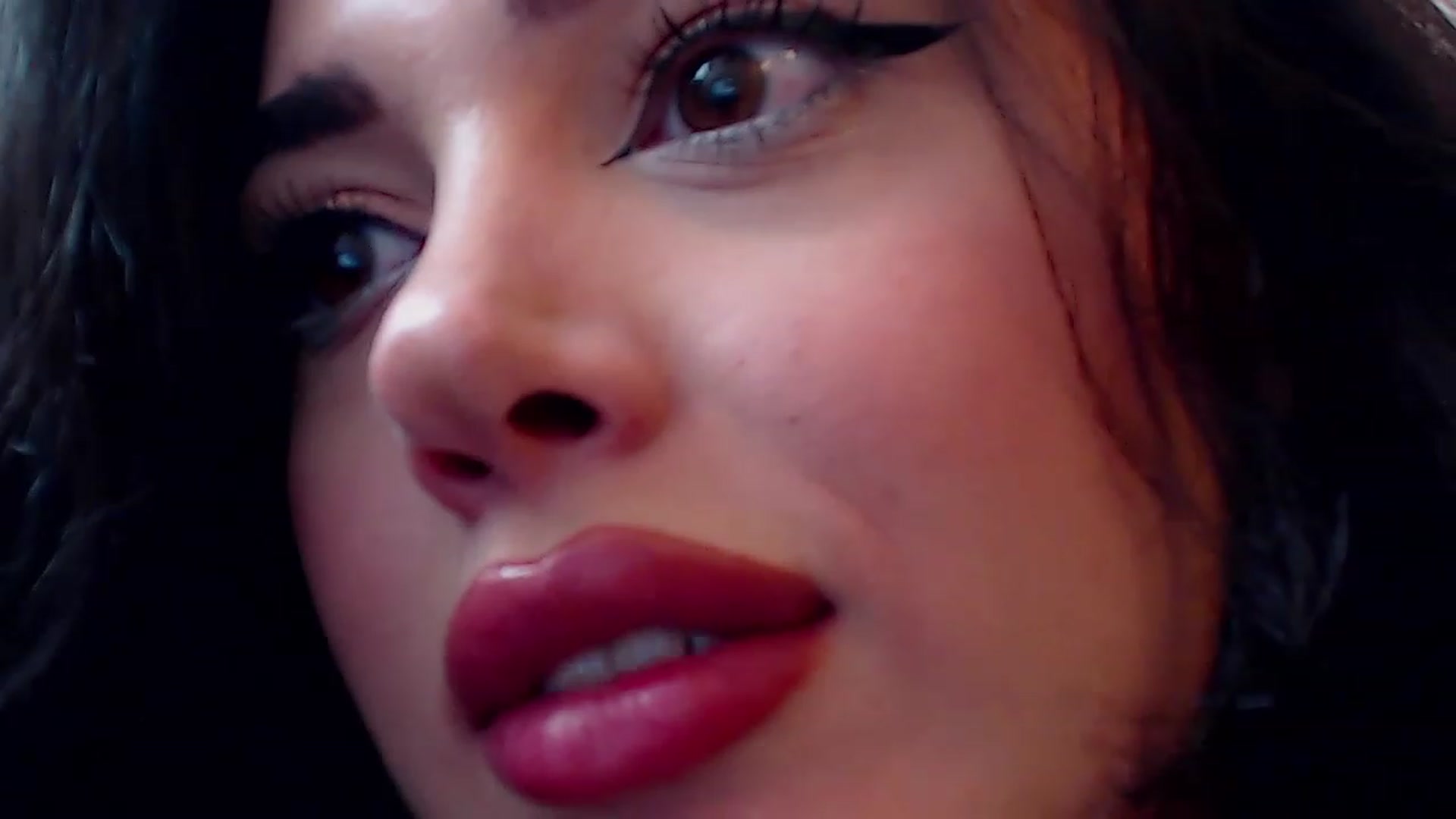 Gallery image thumbnail from DestinyFox1's myfreecams stream on, 02/26/2023, 14:11 image 7 of 20