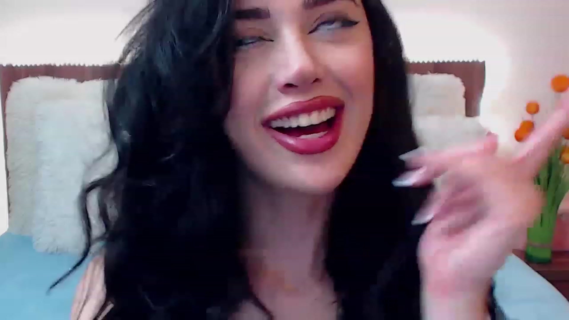 Gallery image thumbnail from DestinyFox1's myfreecams stream on, 02/26/2023, 14:11 image 2 of 20