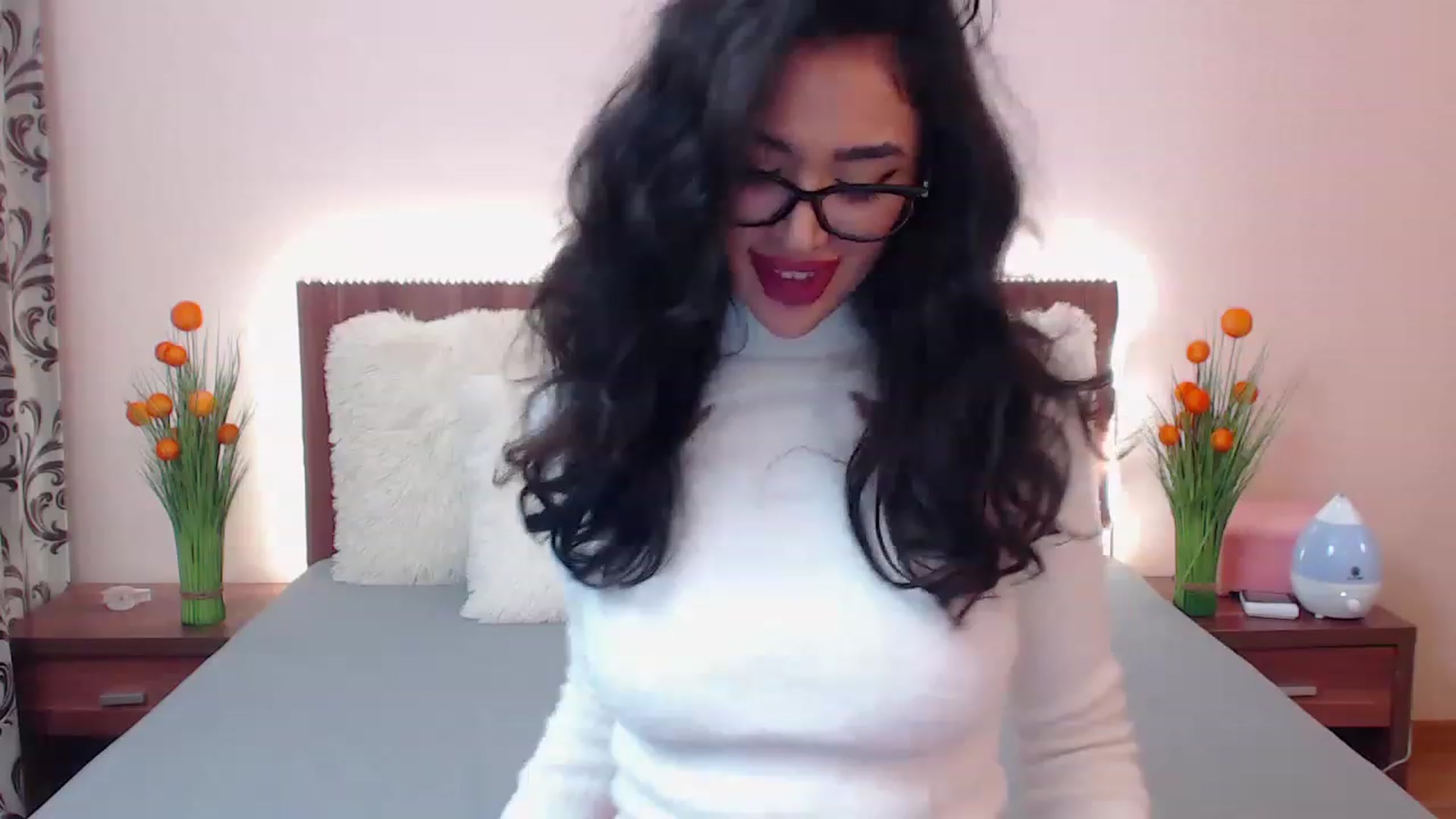 Gallery image thumbnail from DestinyFox1's myfreecams stream on, 03/13/2023, 11:54 image 18 of 20