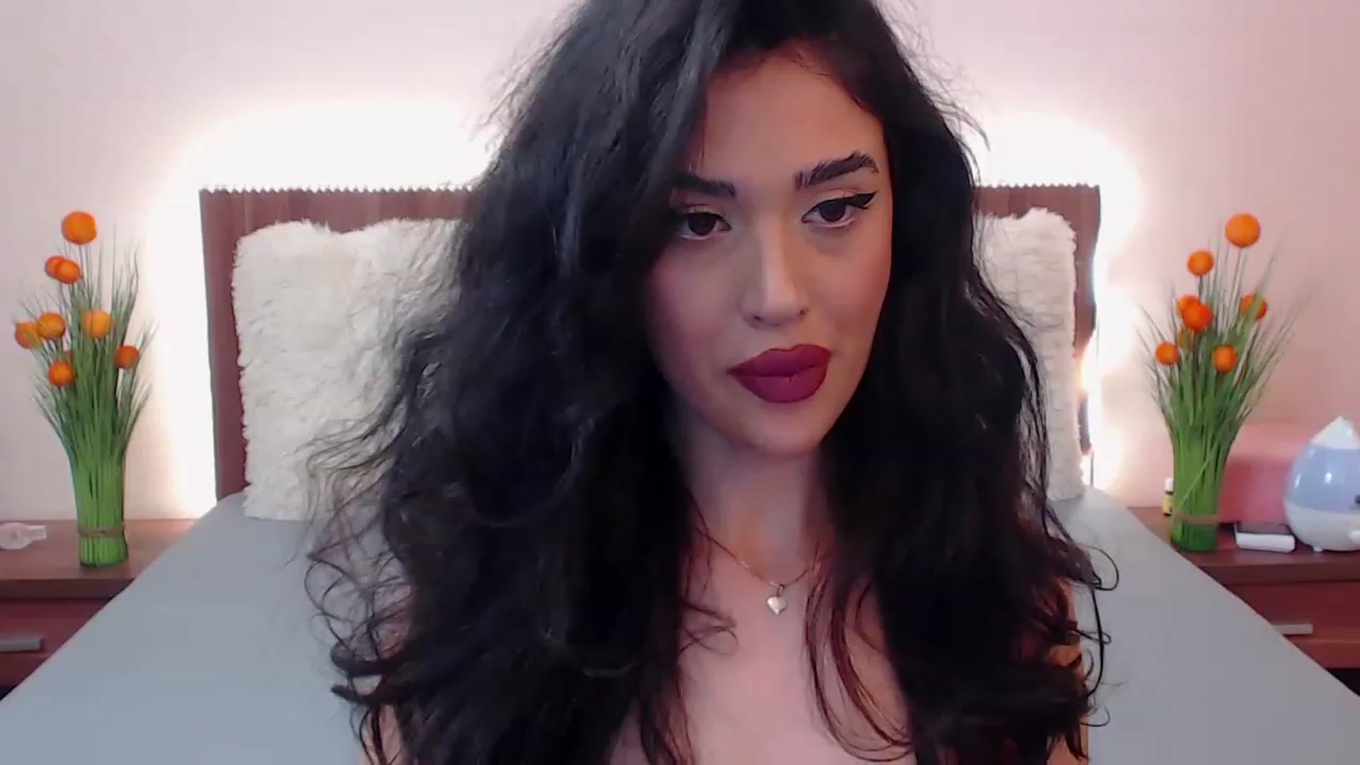 Gallery image thumbnail from DestinyFox1's myfreecams stream on, 03/13/2023, 11:54 image 6 of 20