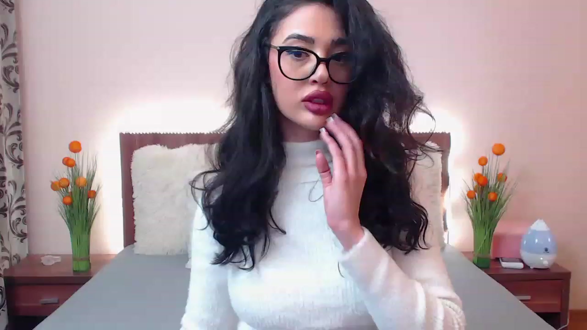 Gallery image thumbnail from DestinyFox1's myfreecams stream on, 03/13/2023, 11:54 image 19 of 20