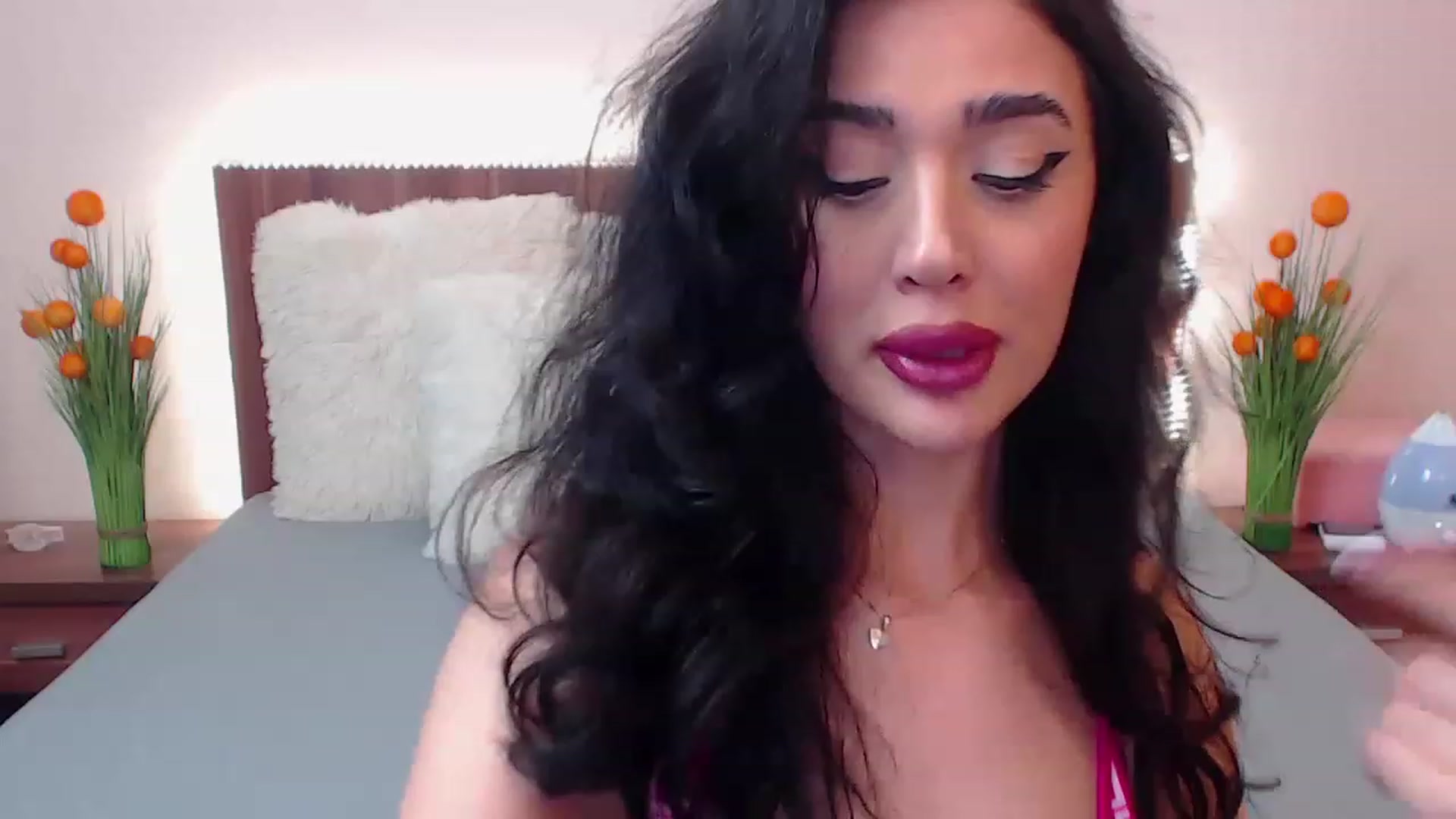 Gallery image thumbnail from DestinyFox1's myfreecams stream on, 03/13/2023, 12:31 image 4 of 20