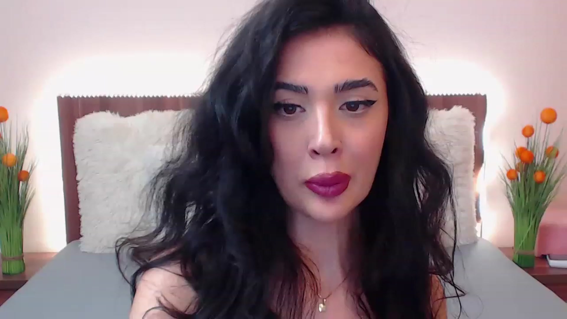 Gallery image thumbnail from DestinyFox1's myfreecams stream on, 03/13/2023, 12:31 image 19 of 20