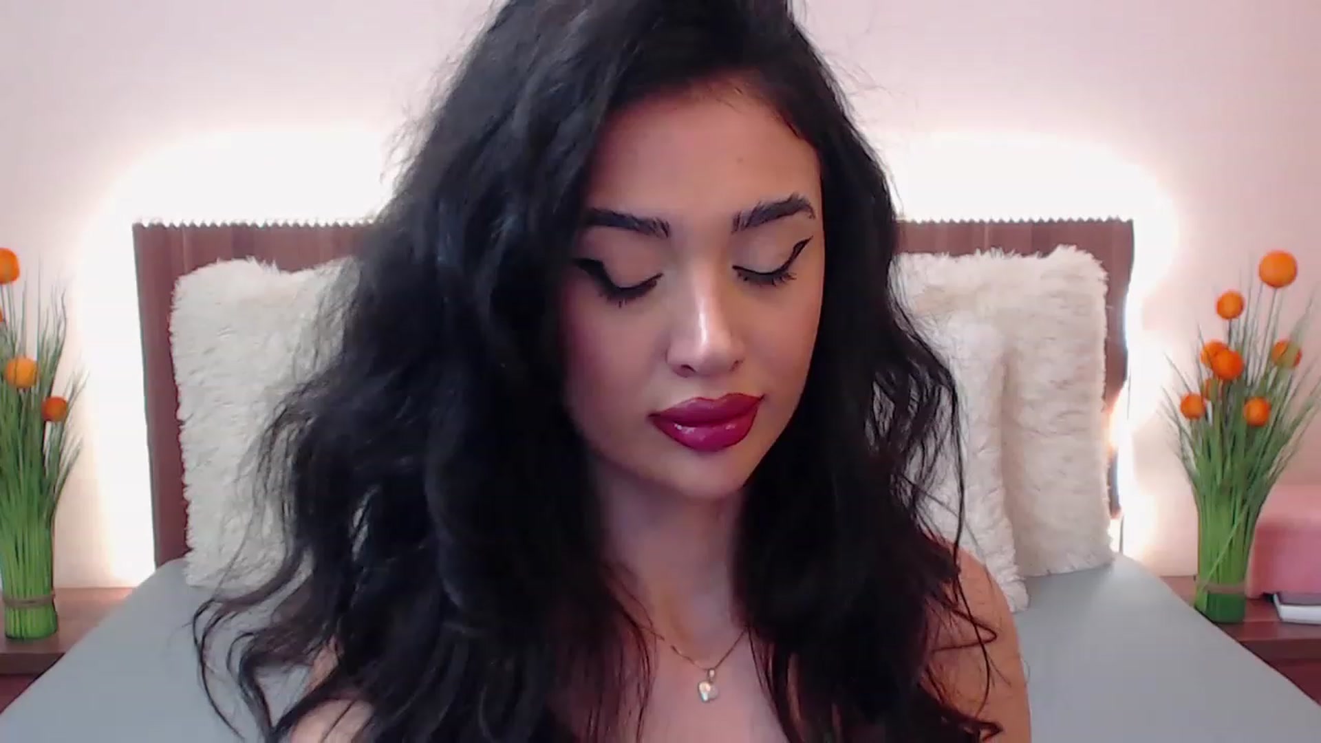 Gallery image thumbnail from DestinyFox1's myfreecams stream on, 03/13/2023, 12:31 image 17 of 20