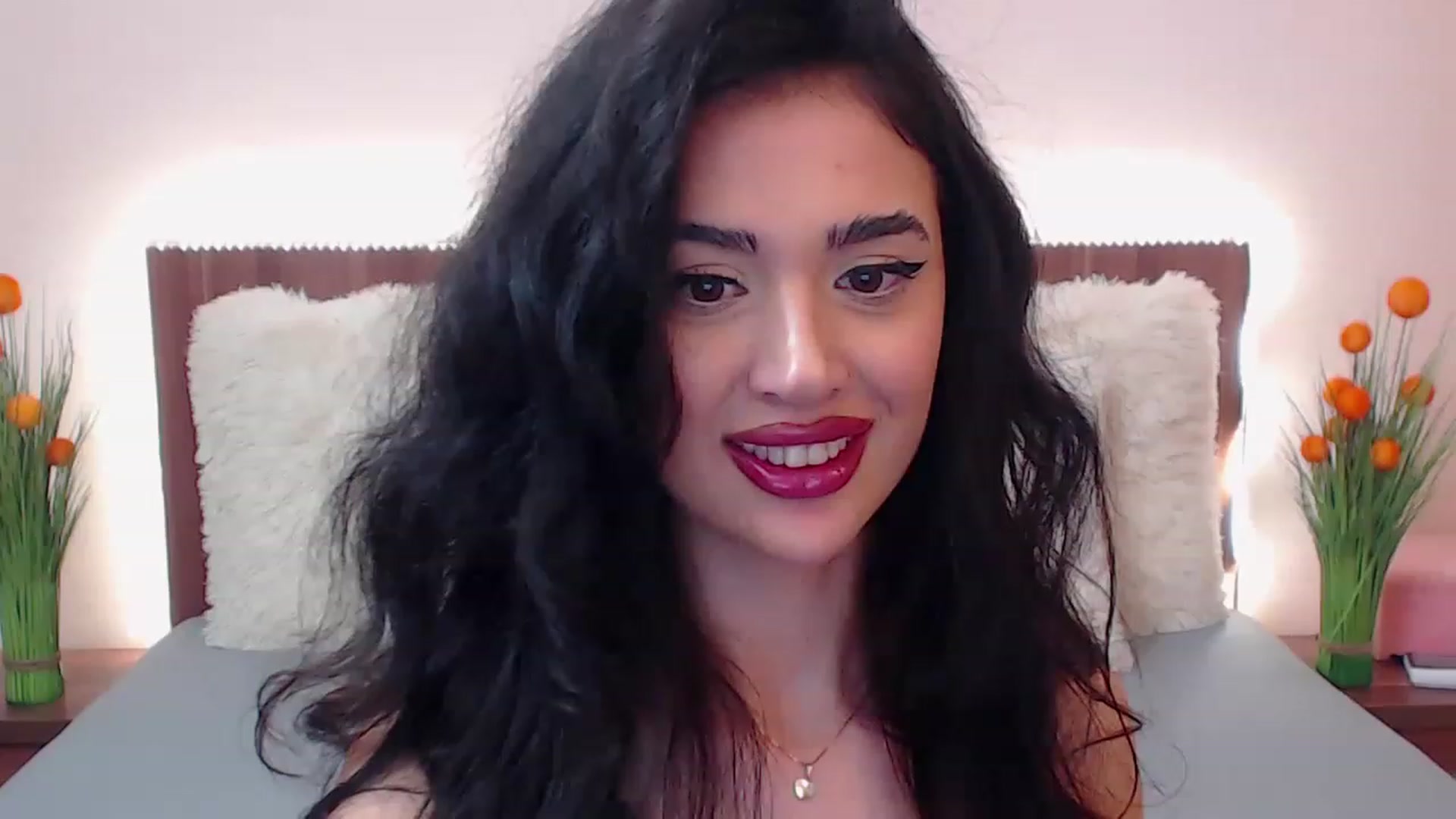 Gallery image thumbnail from DestinyFox1's myfreecams stream on, 03/13/2023, 12:31 image 16 of 20