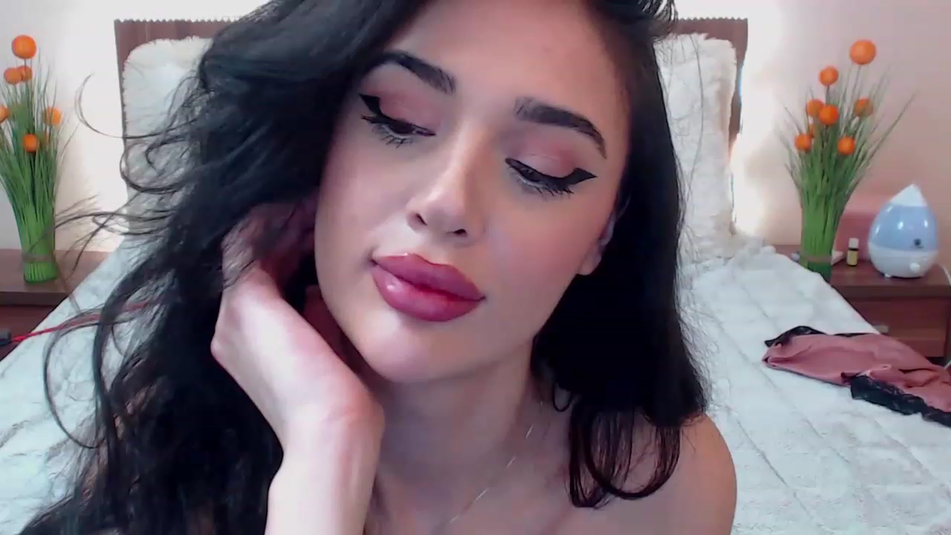 Gallery image thumbnail from DestinyFox1's myfreecams stream on, 03/17/2023, 07:46 image 8 of 20