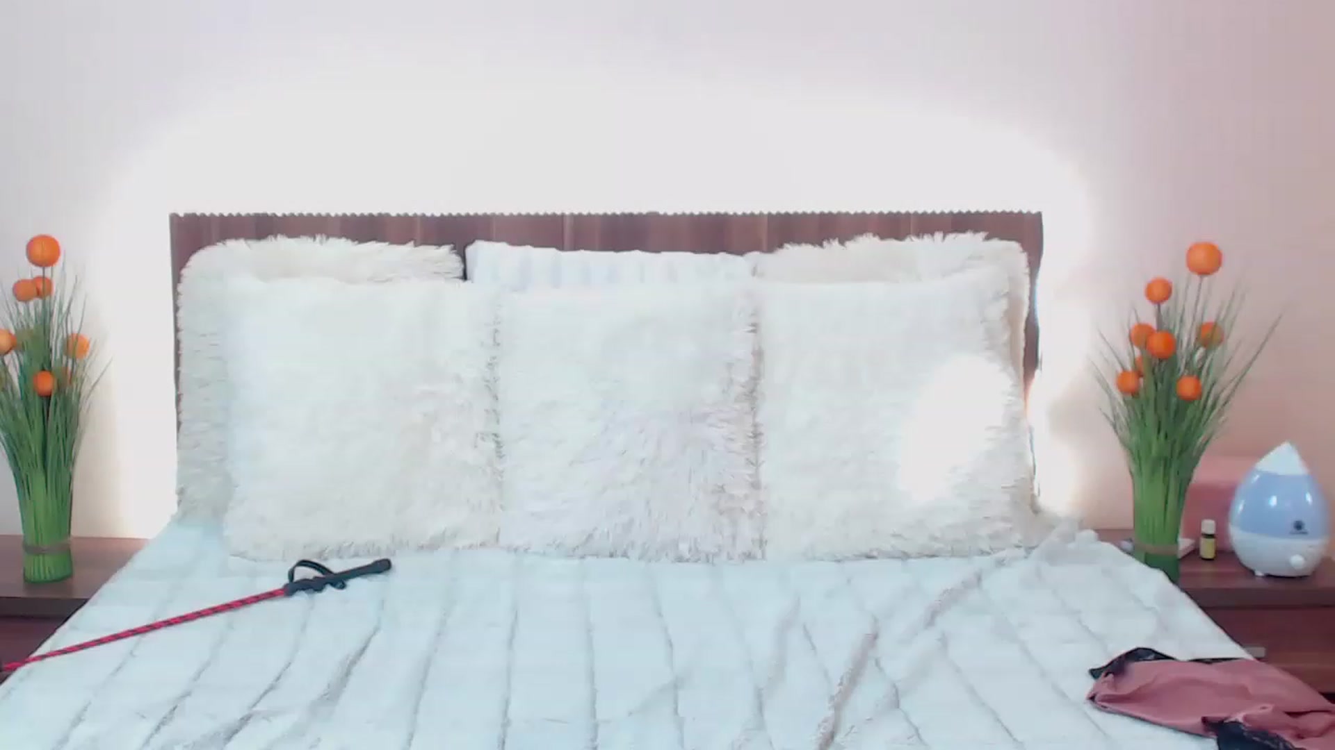 Gallery image thumbnail from DestinyFox1's myfreecams stream on, 03/17/2023, 07:46 image 16 of 20