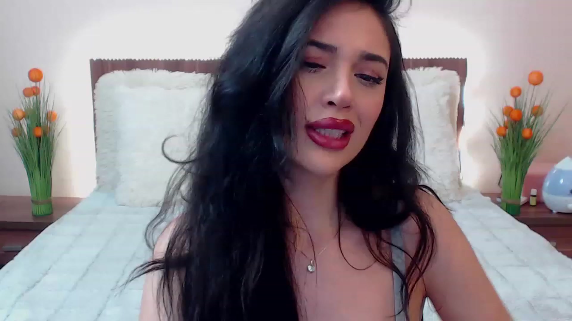 Gallery image thumbnail from DestinyFox1's myfreecams stream on, 03/17/2023, 10:50 image 6 of 20