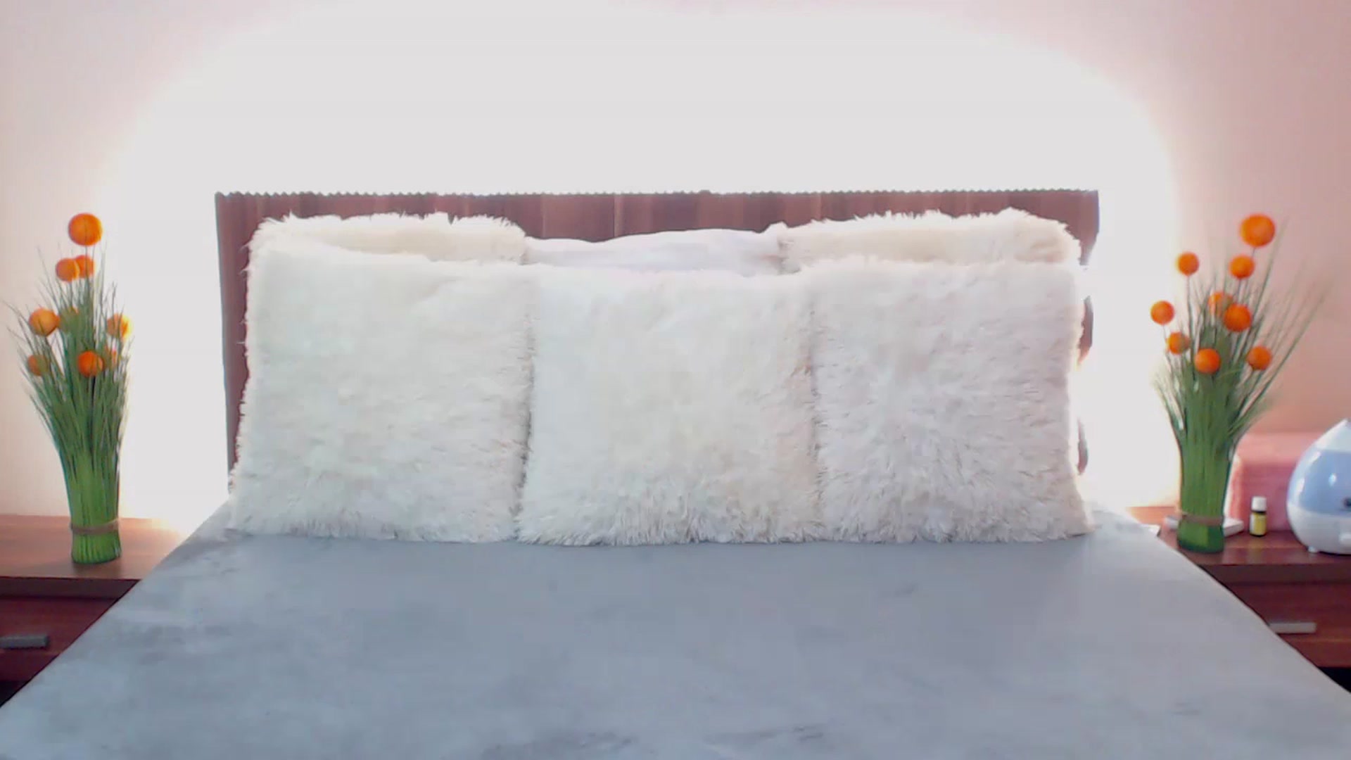 Gallery image thumbnail from DestinyFox1's myfreecams stream on, 03/18/2023, 14:30 image 11 of 20