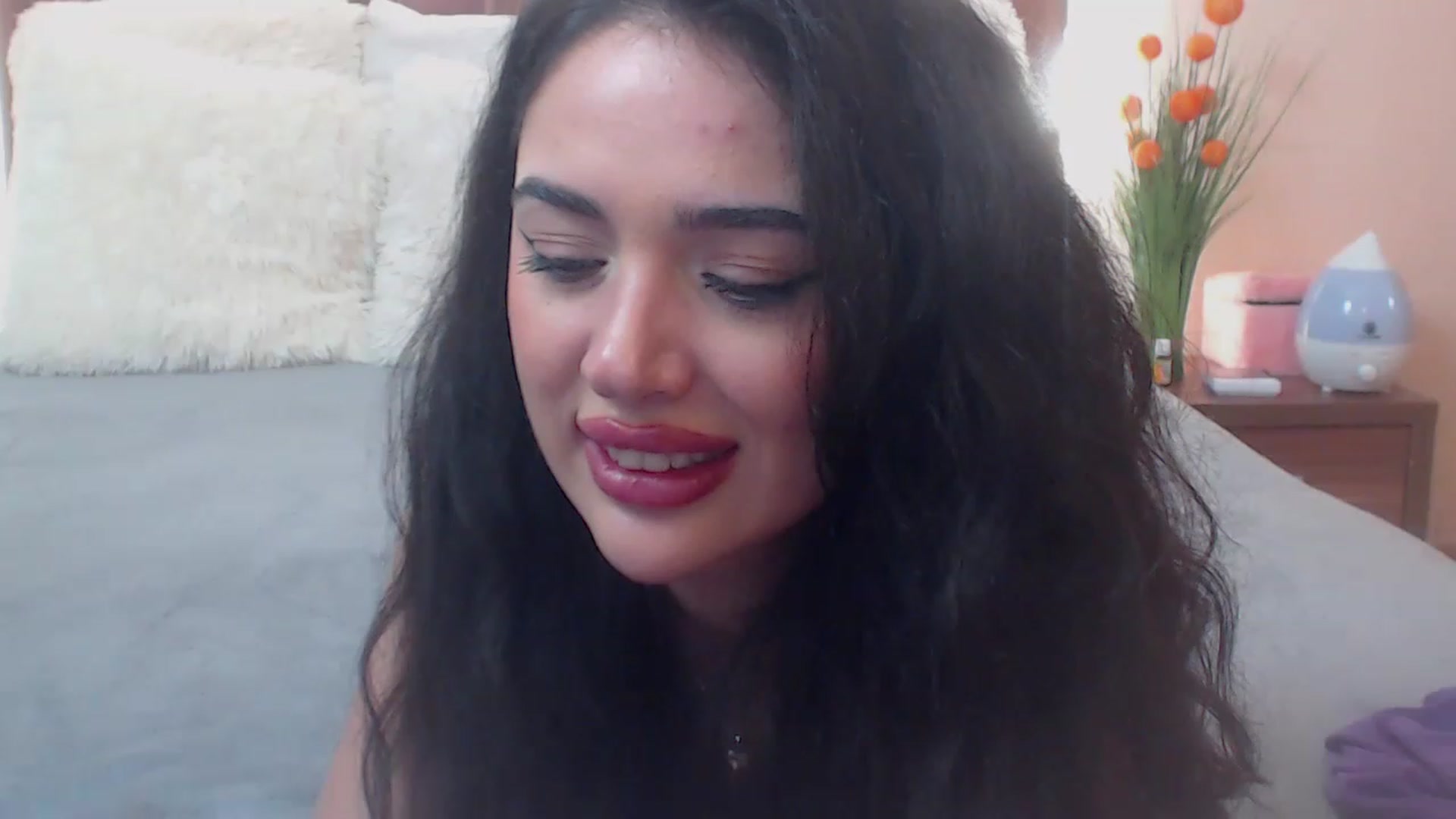 Gallery image thumbnail from DestinyFox1's myfreecams stream on, 03/19/2023, 11:57 image 14 of 20